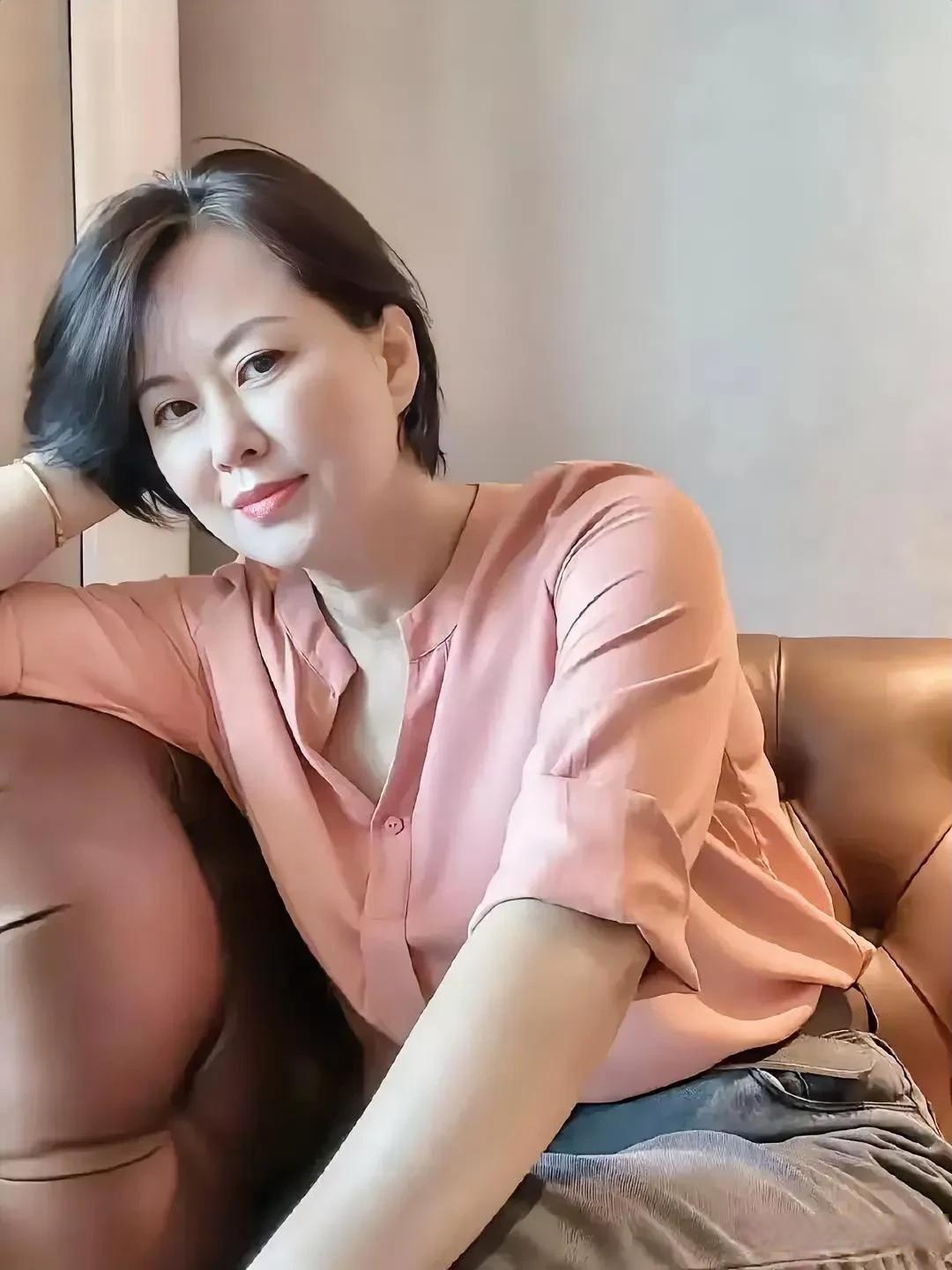 车房备齐已掏空,彩礼还要翻几倍. 现在结婚的门槛可真是越来越高了