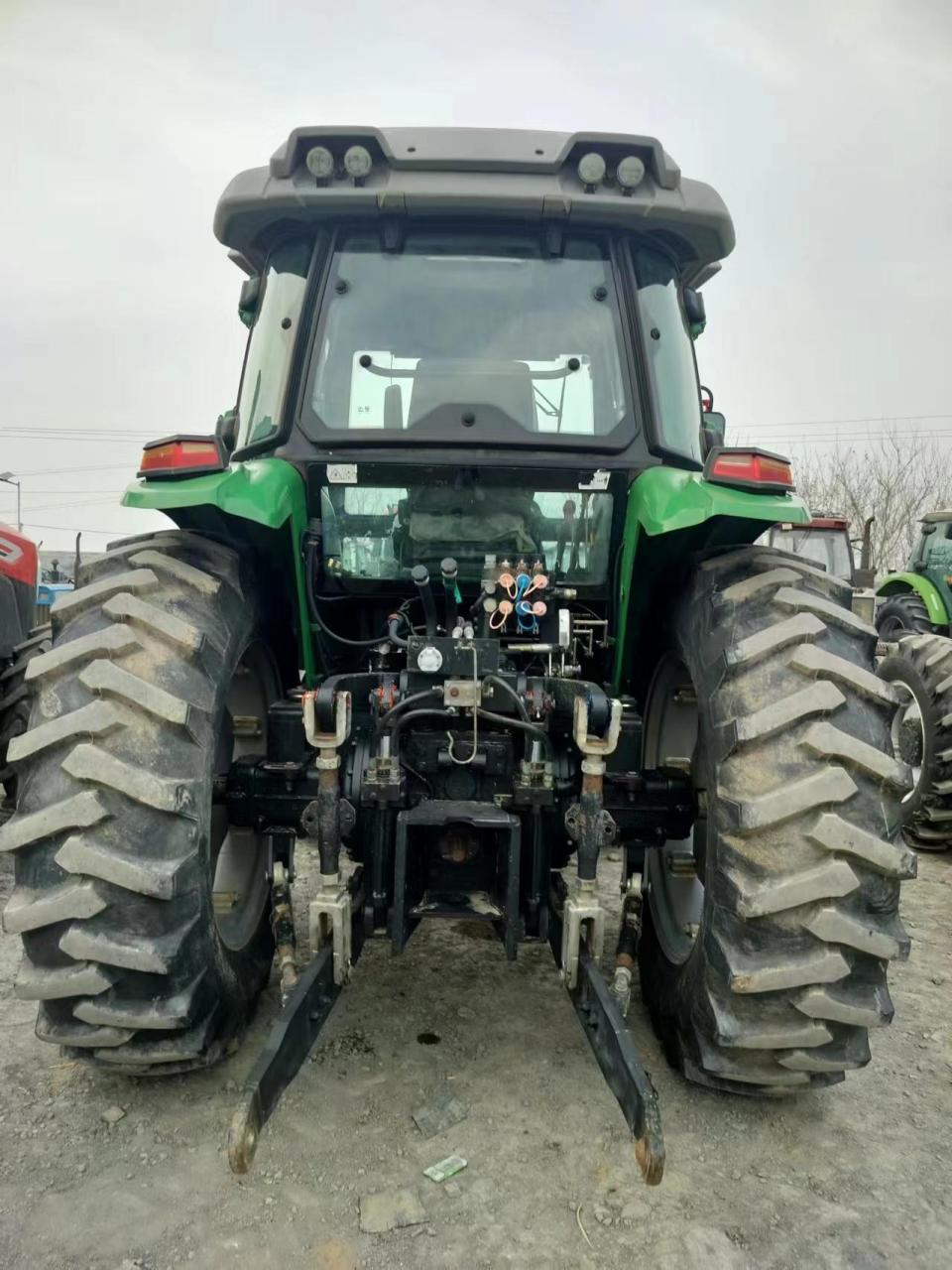 21年津拖特拉克2104,潍柴高压共轨发动机,tc大桥,全车原版,精品车况.