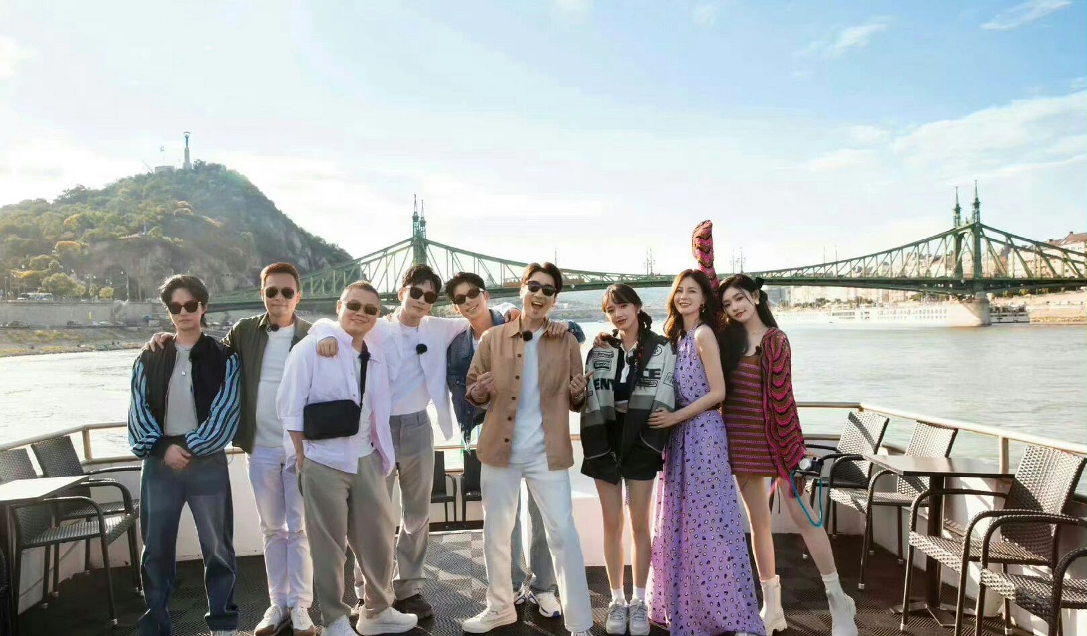 中餐厅7大合影 #赵又廷##布达佩斯