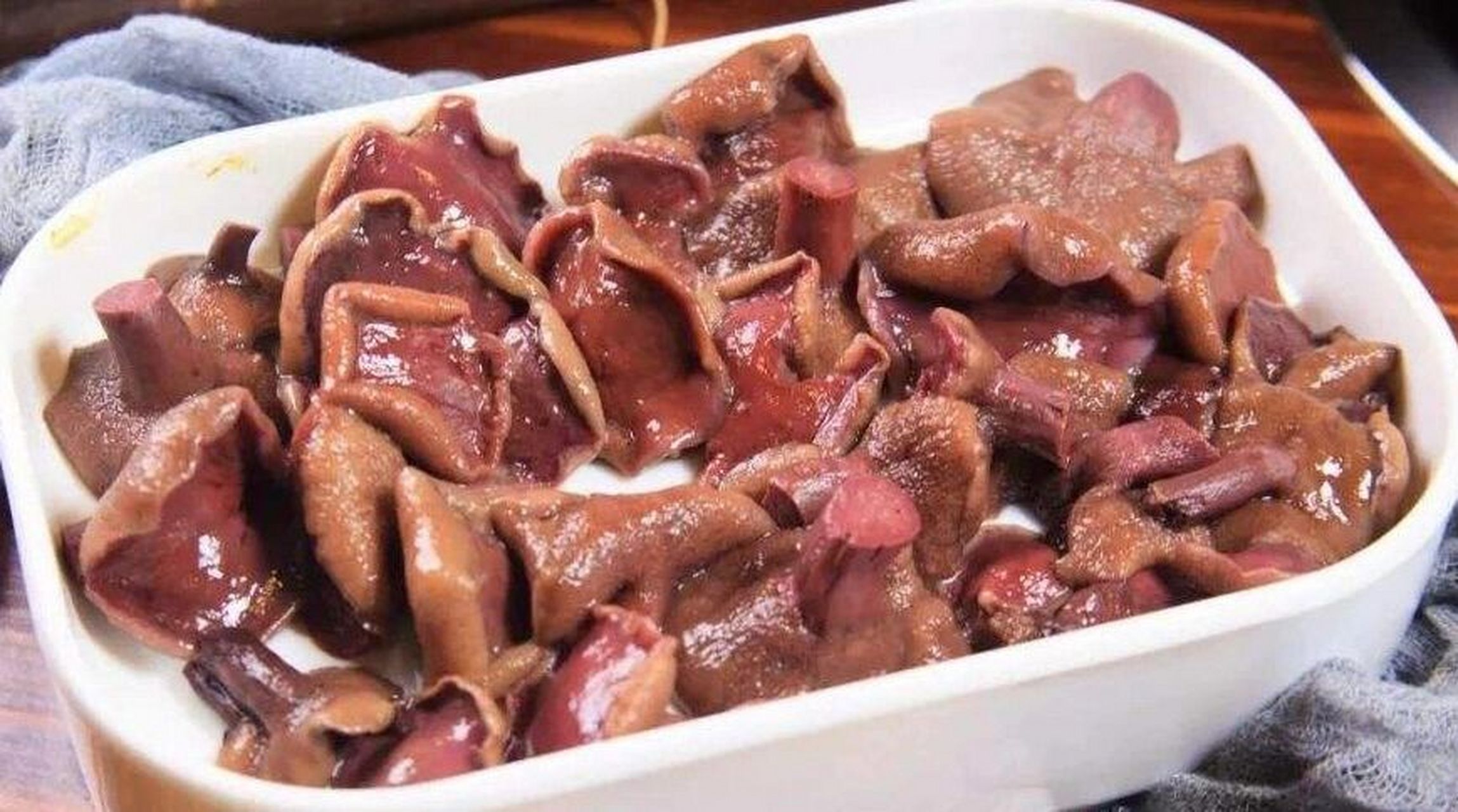武陵山珍|科普 红乳牛肝菌 野生菌王国菌子种类多,分布广,各具特色