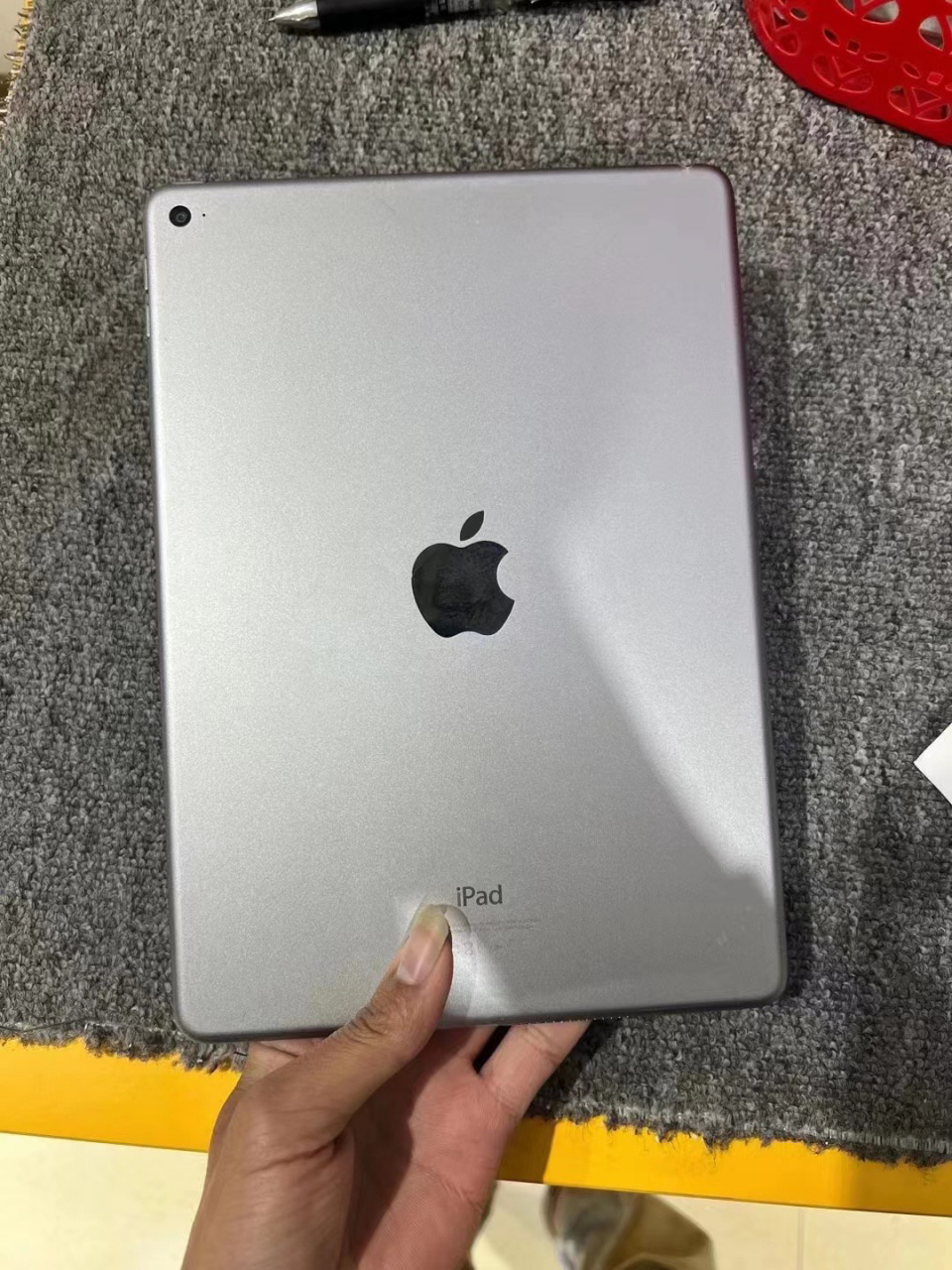 弟弟自用ipad air2 吃雞王者無壓力 用來上網課 刷視頻還是很流暢