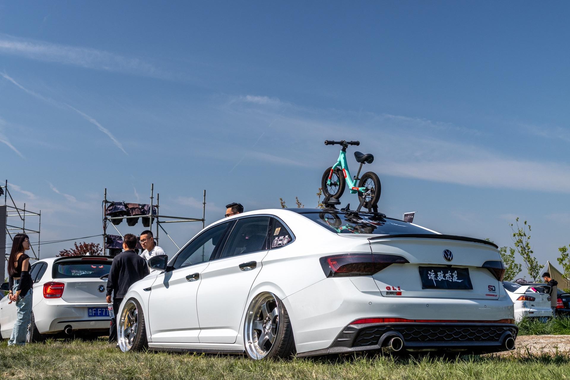 低趴姿态  23款速腾改装案例  23款速腾