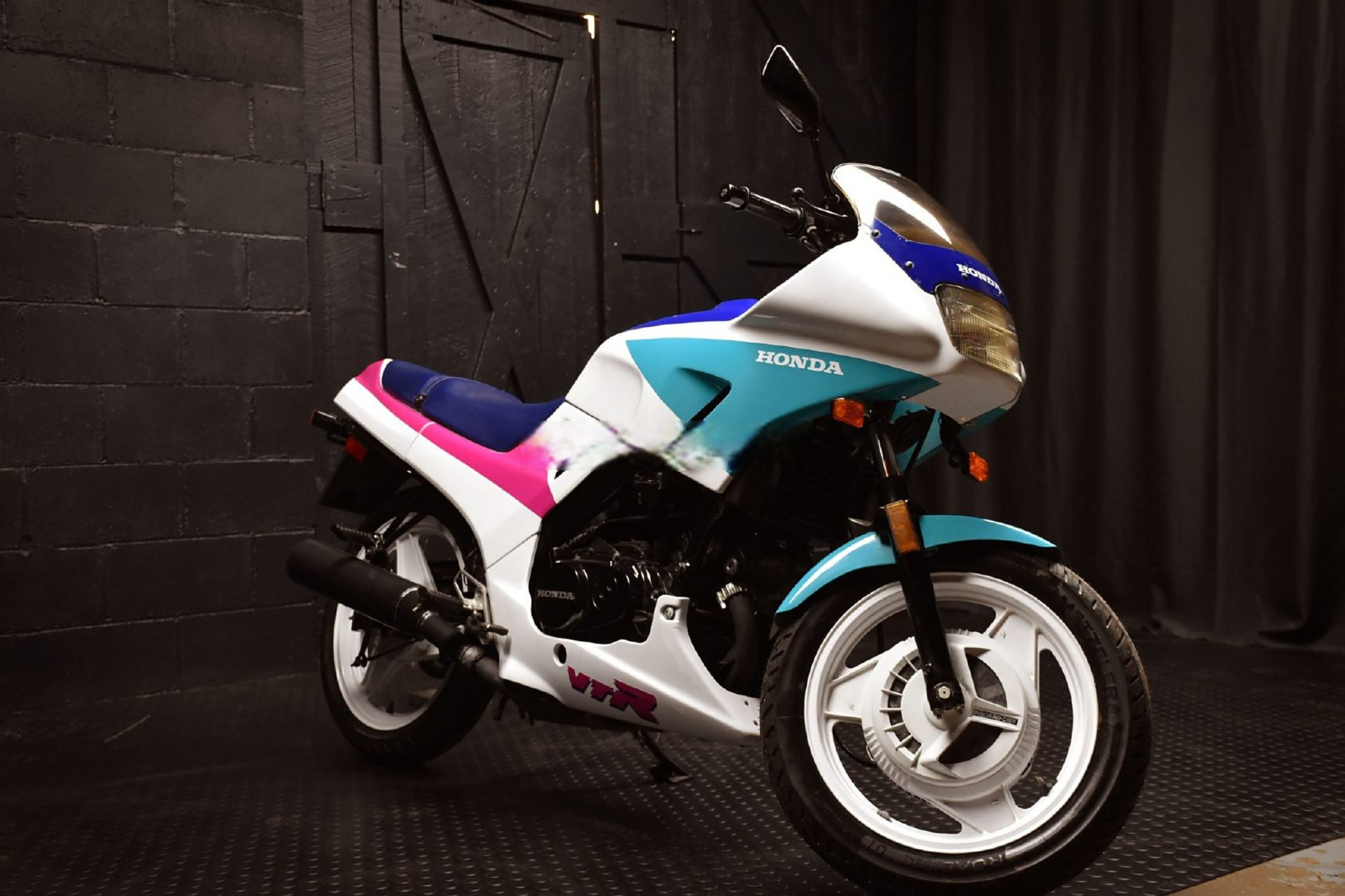 1989年本田vtr250,这车当年在国内就是豪车啊!