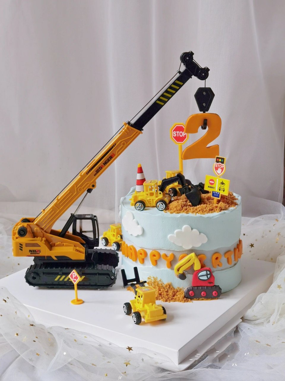 成都小男孩挖掘机汽车生日蛋糕