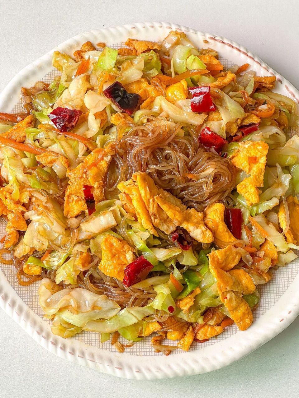 包菜鸡蛋炒粉丝97简单下饭 给肉都不换!