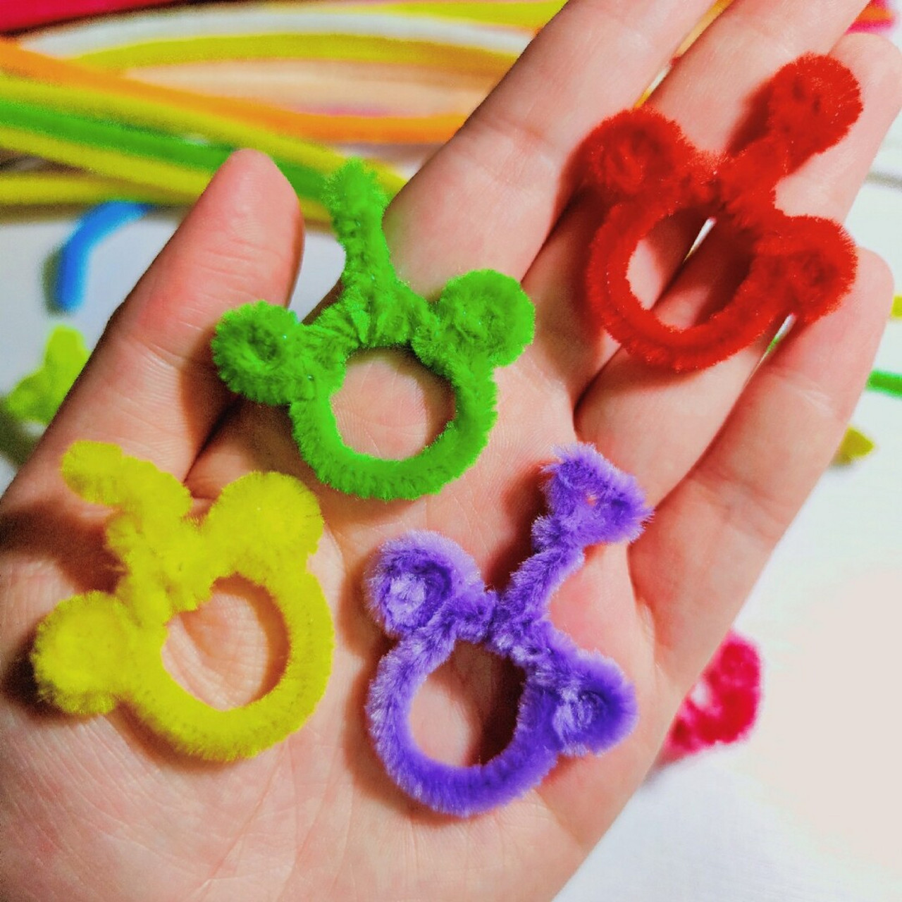 戴上扭扭棒戒指95打个响指 又发现了有趣的玩具939393它的