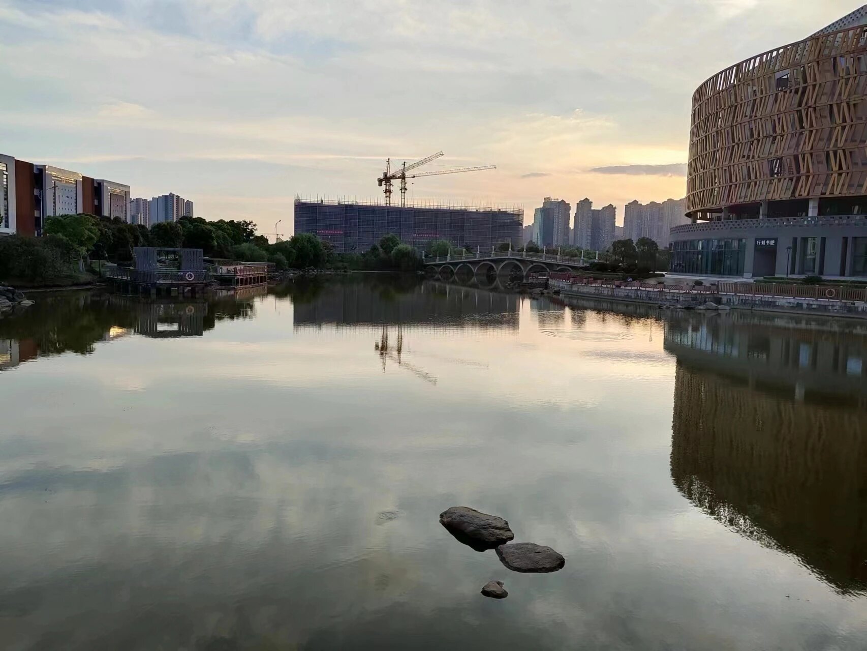 宁波工程学院杭州湾图片