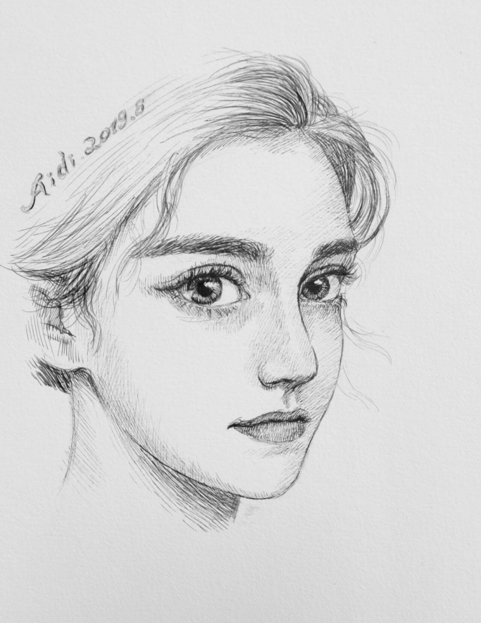 钢笔画人像  精灵般的女孩  绘画步骤 日常练习作品～ 稍稍放大了人物