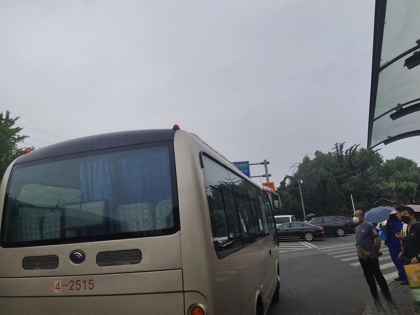 海达广场这边有到大连北站客运站的临时接驳车,半小时一趟.