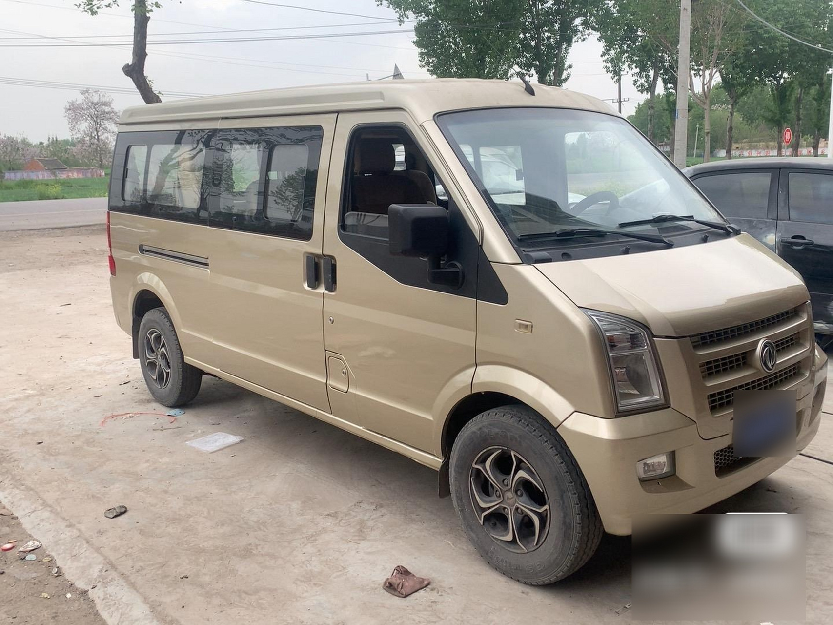 出售14年东风小康c37九座中面1.