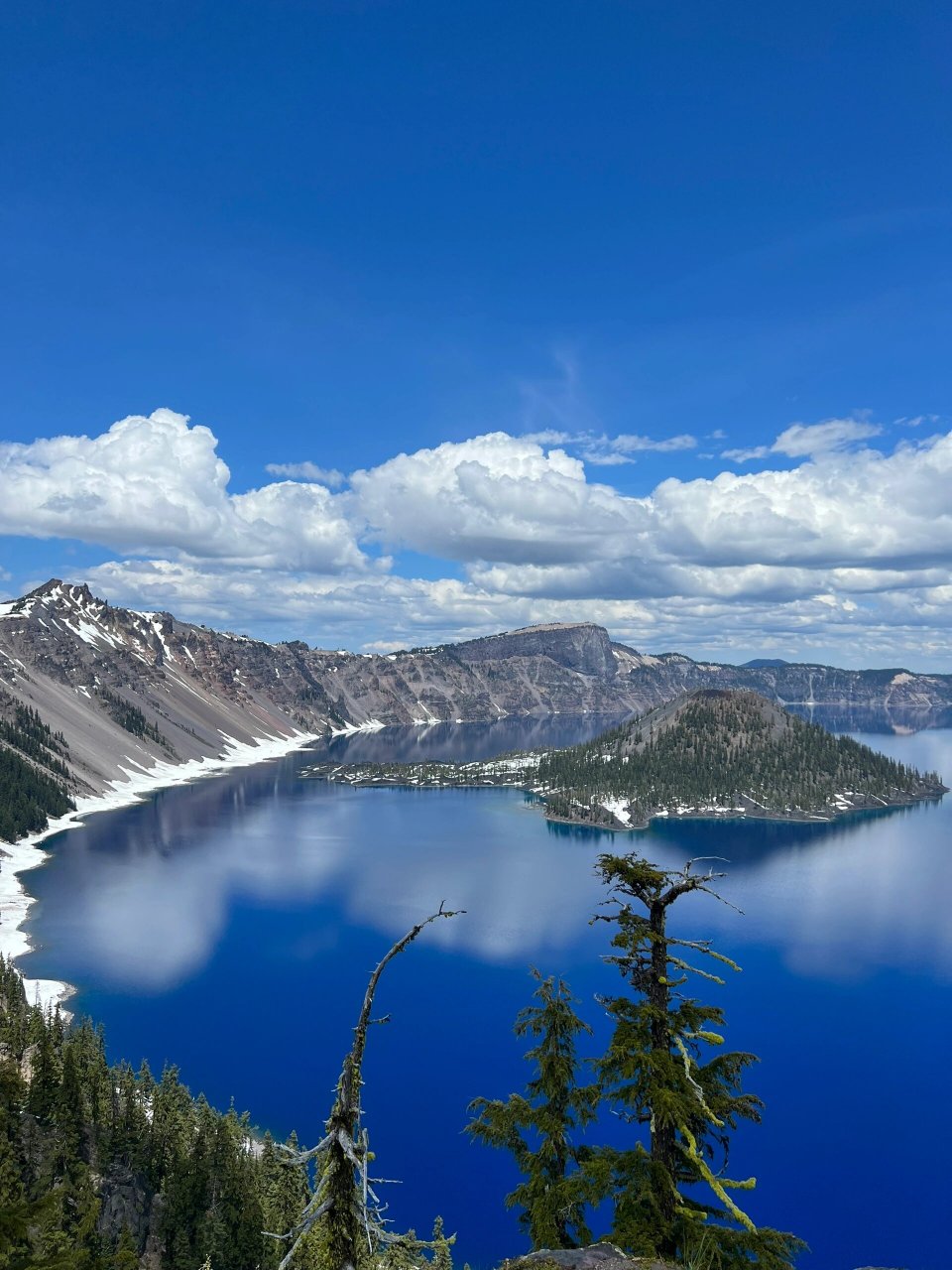 火山湖国家公园 crater lake national park 6月的火山湖北门被大雪
