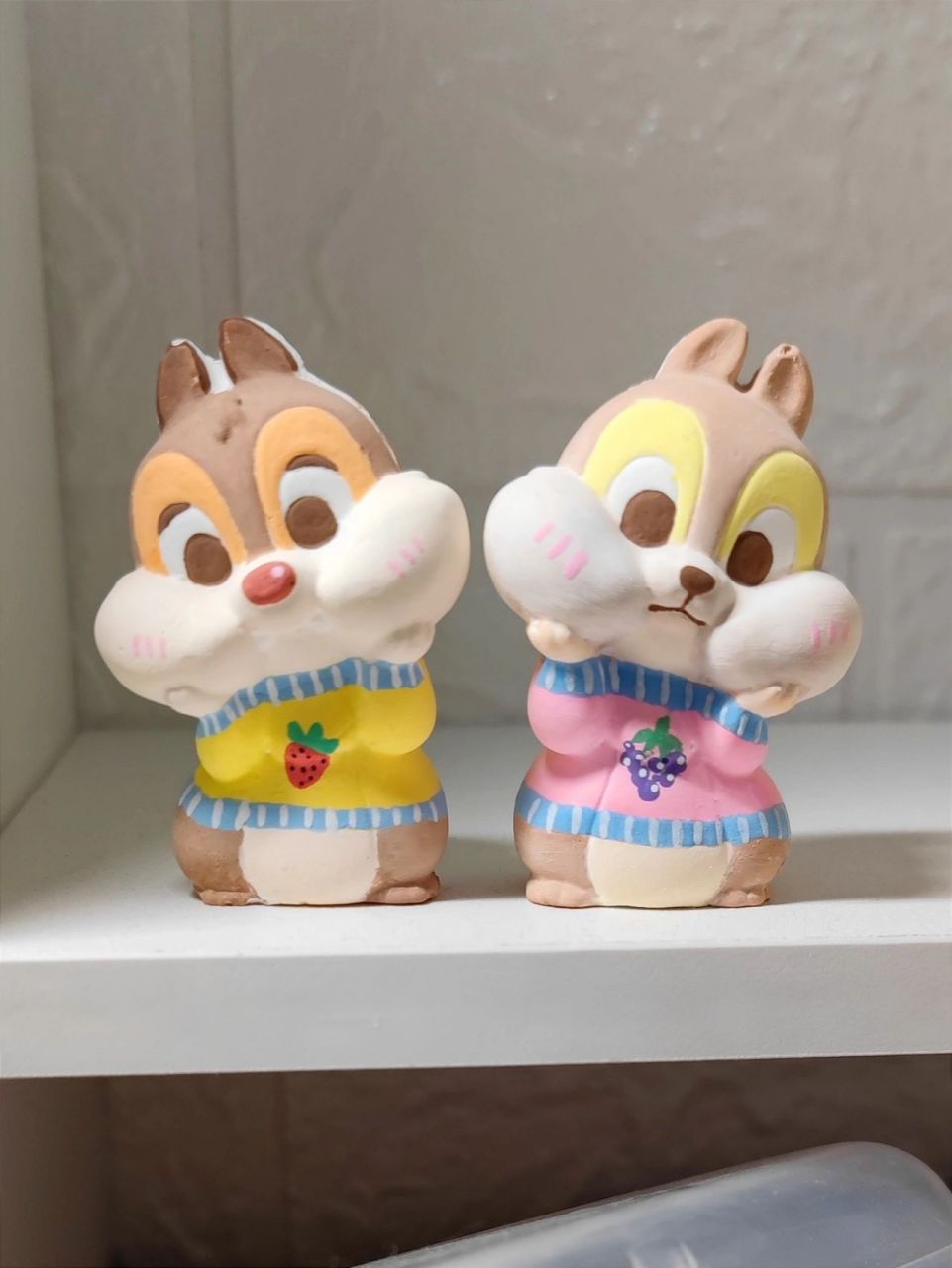 石膏娃娃(四)松鼠兄弟合体啦! 今天给奇奇穿件葡萄99毛衣!