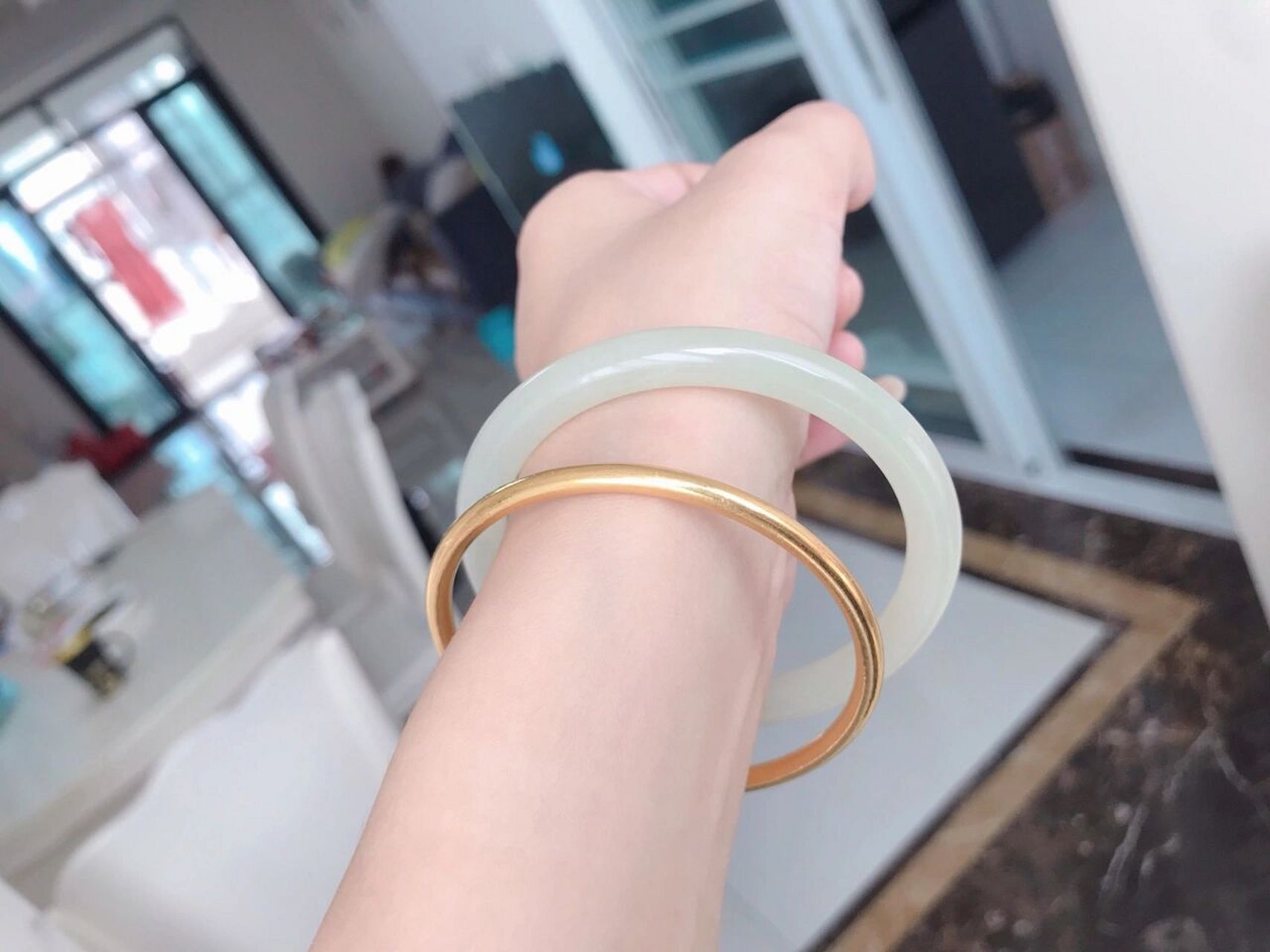 5cm,手围14,带的金镯54,玉镯买大了,56.