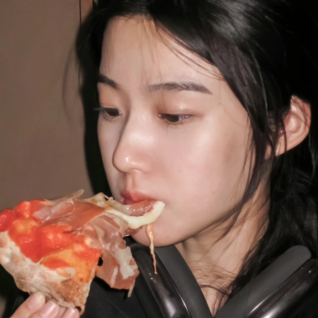 卢昱晓头像②|邻家妹妹可爱风 时隔七个月我又来修小卢啦 是昨天发的