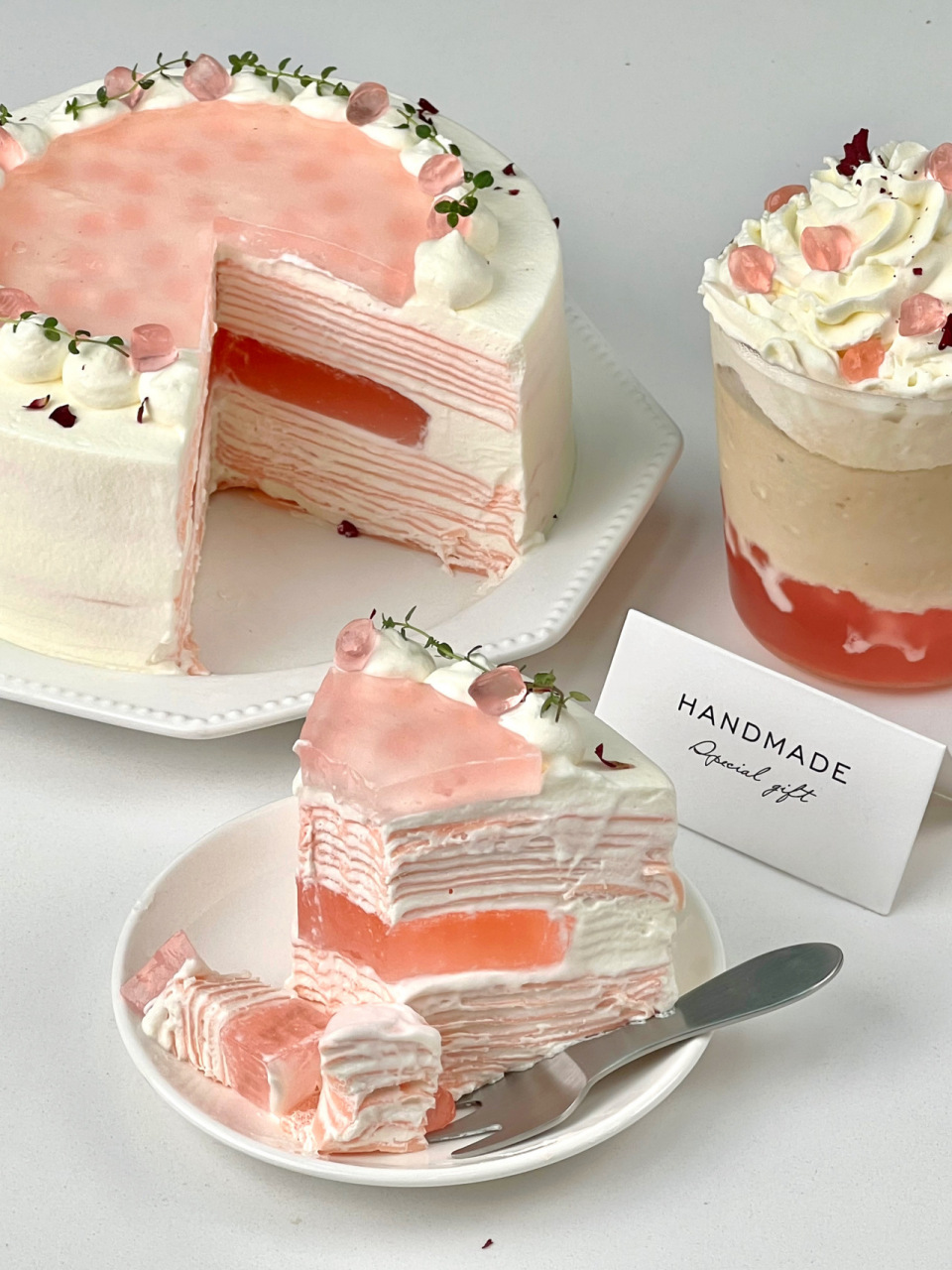 99蜜桃啵啵千层真的太太太好看了[白眼] 已经完全沉溺在它的温柔里