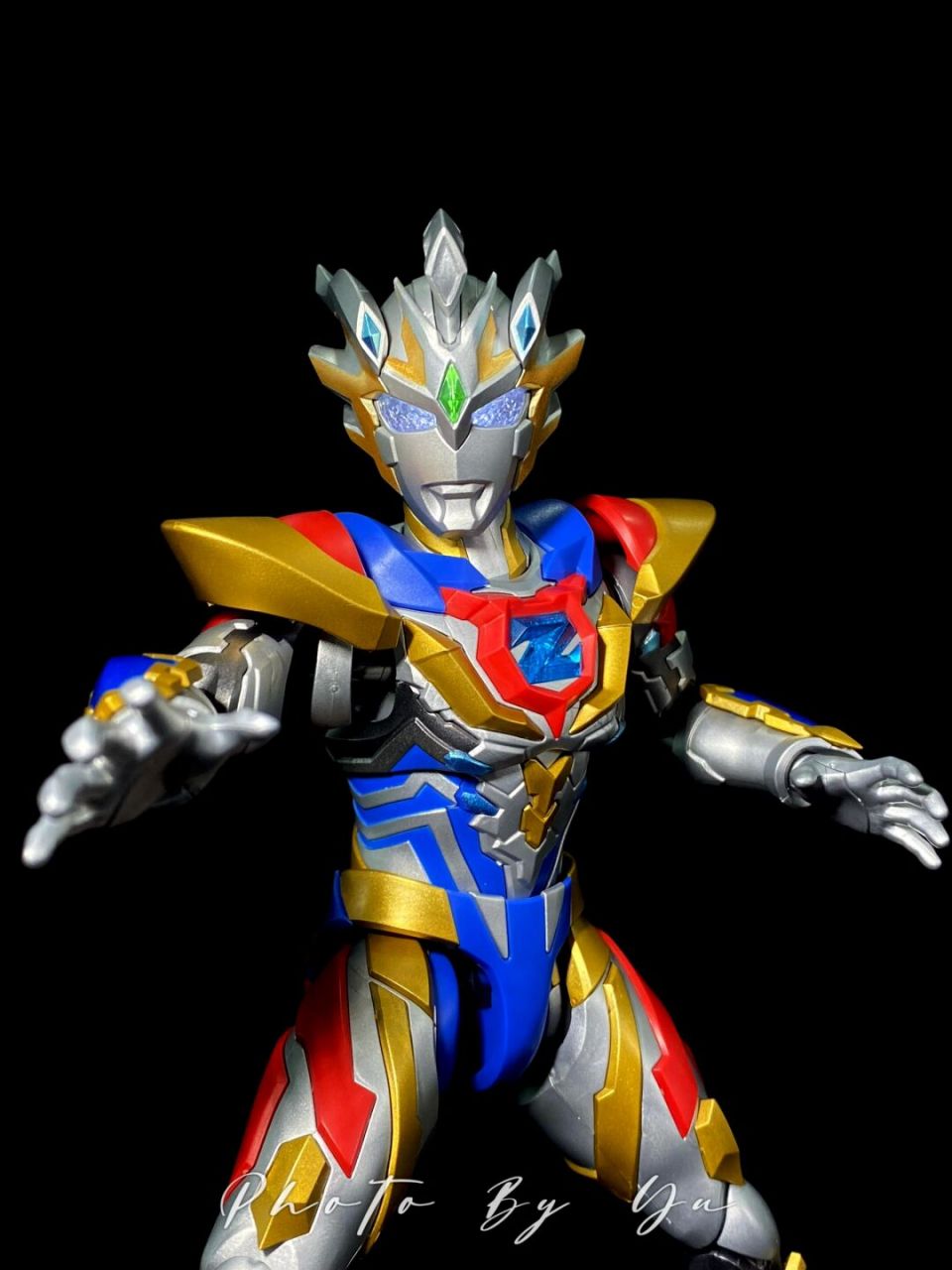 78来自"布鲁可"发售的《奥特名鉴传奇版:泽塔奥特曼德尔塔天爪》超