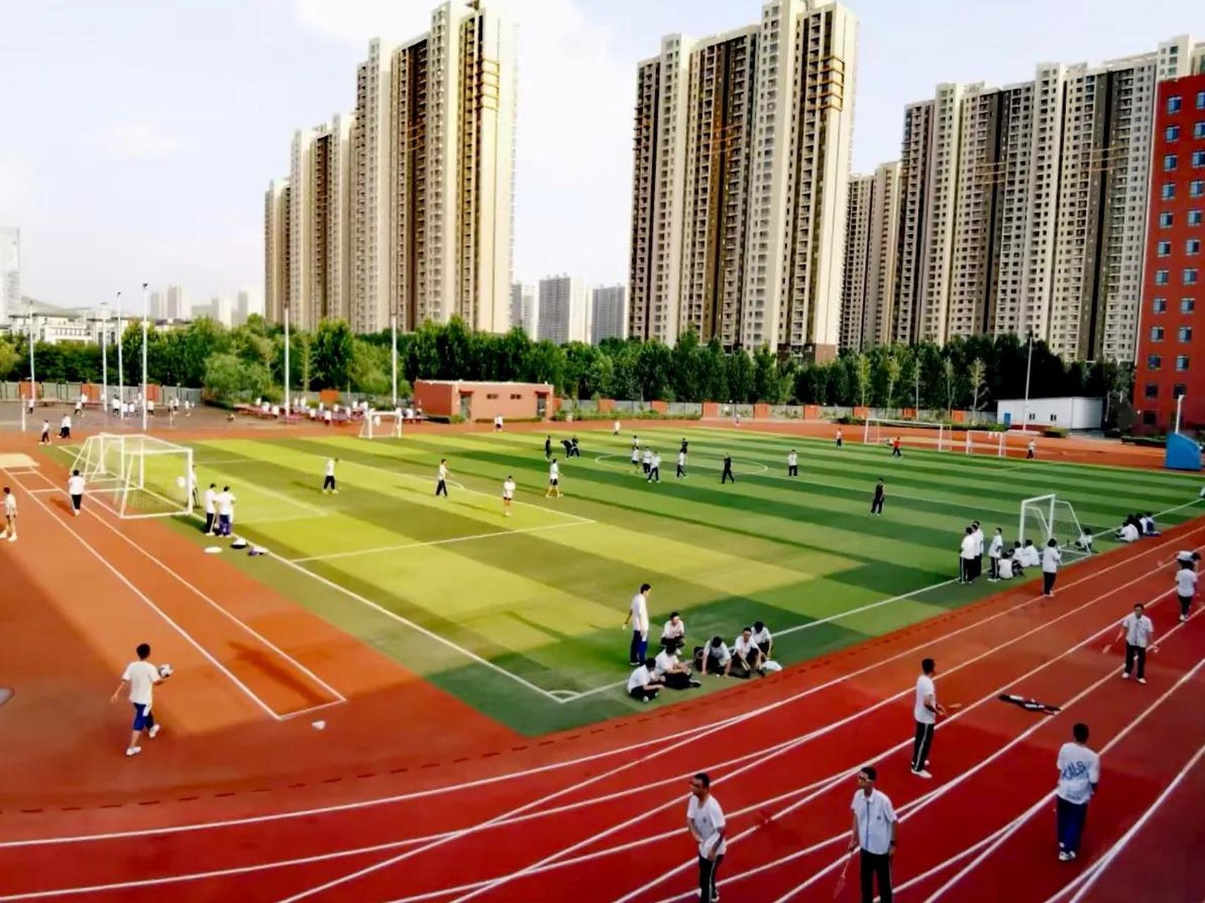 8月22日,济南中学唐冶校区高一新生报到,开启高中阶段学习生活第一课