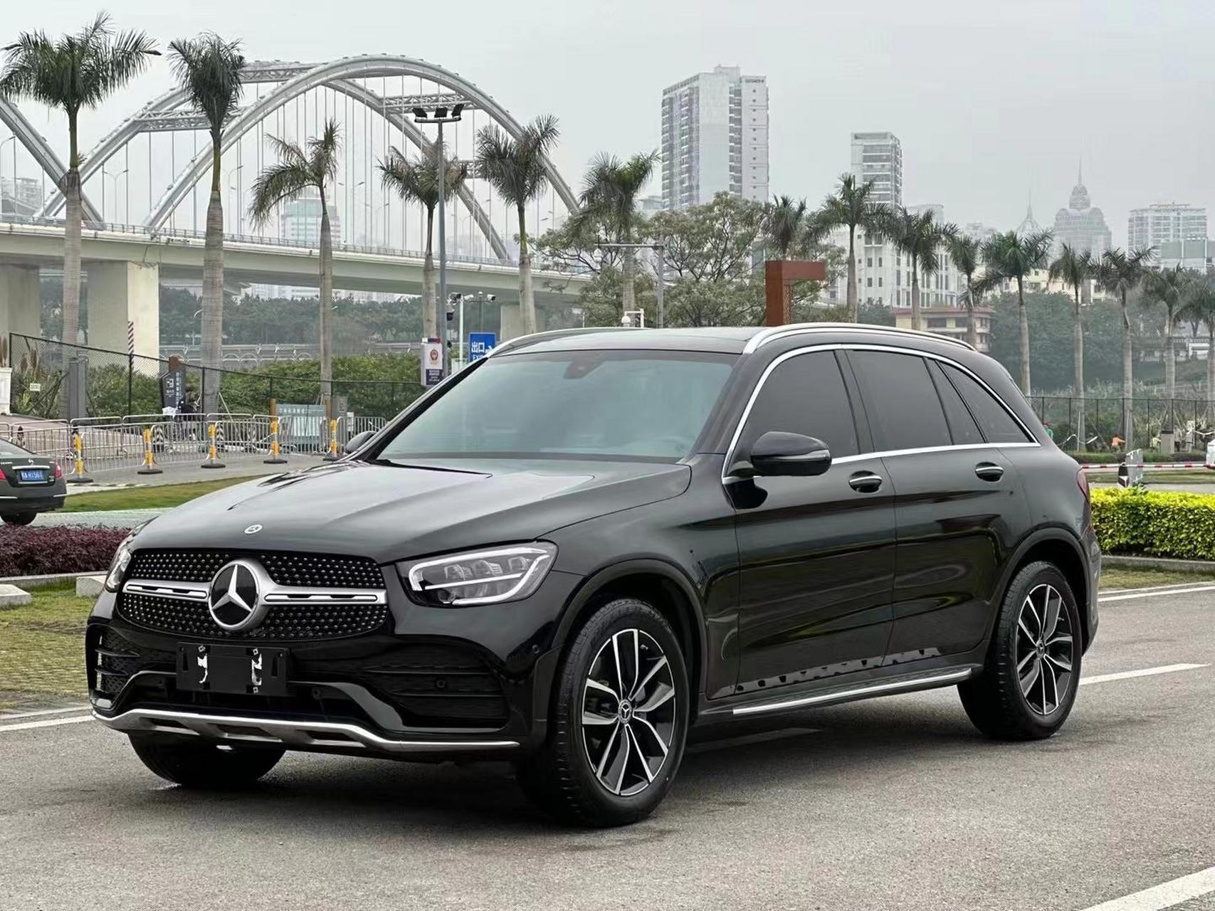 奔驰glc级 2021款 glc 260 l 4matic 豪华型,21年10月上牌,行驶7.