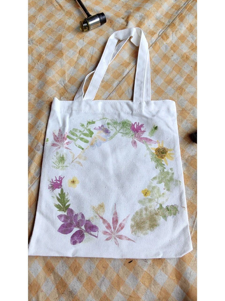 植物拓染 今天第一次玩拓染,太解压了,成品也挺好看的