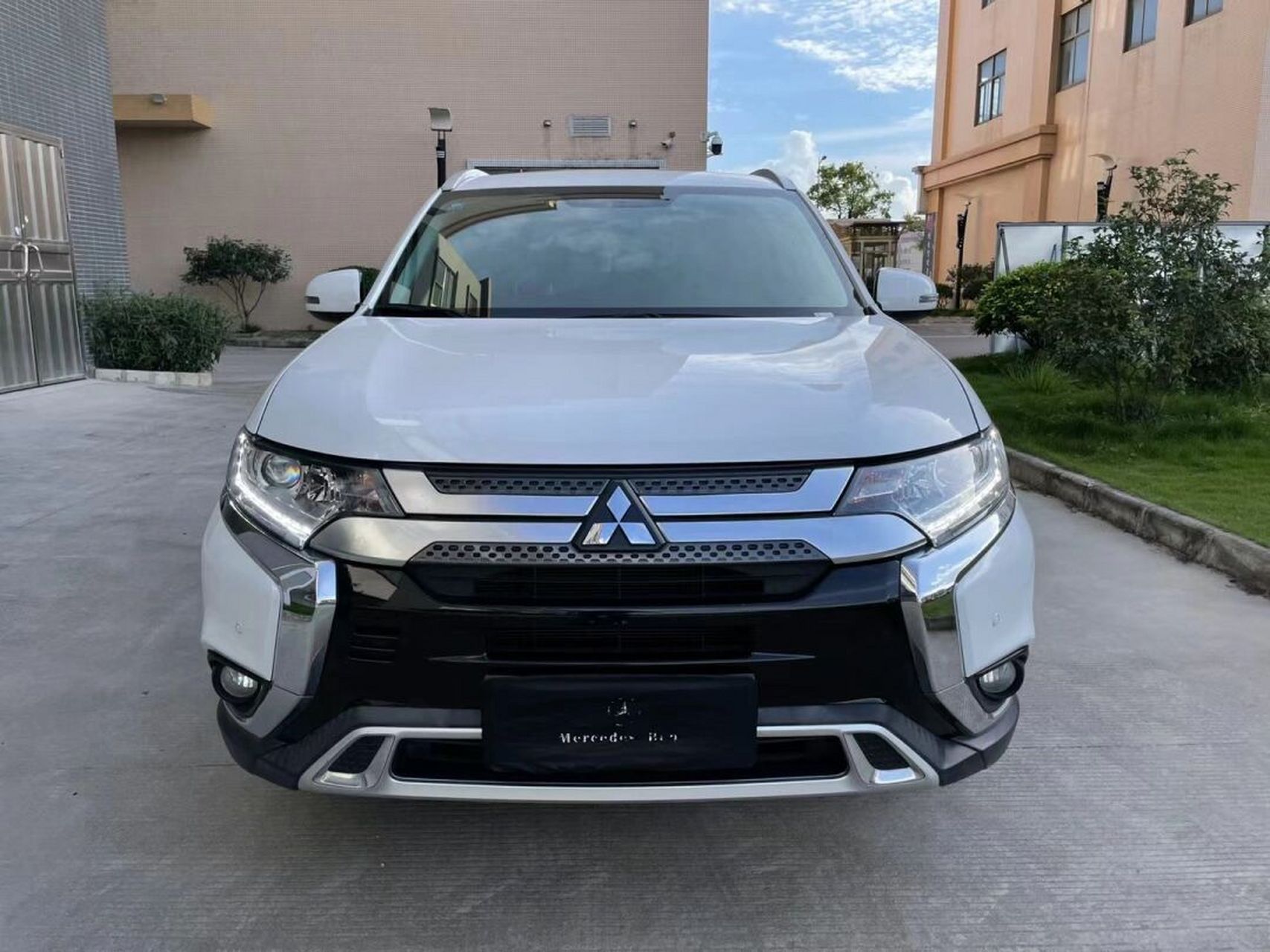 0l 两驱畅享版 5座 三菱 欧蓝德 2020款 2.0l 两驱畅享版 5座 国vi,1.