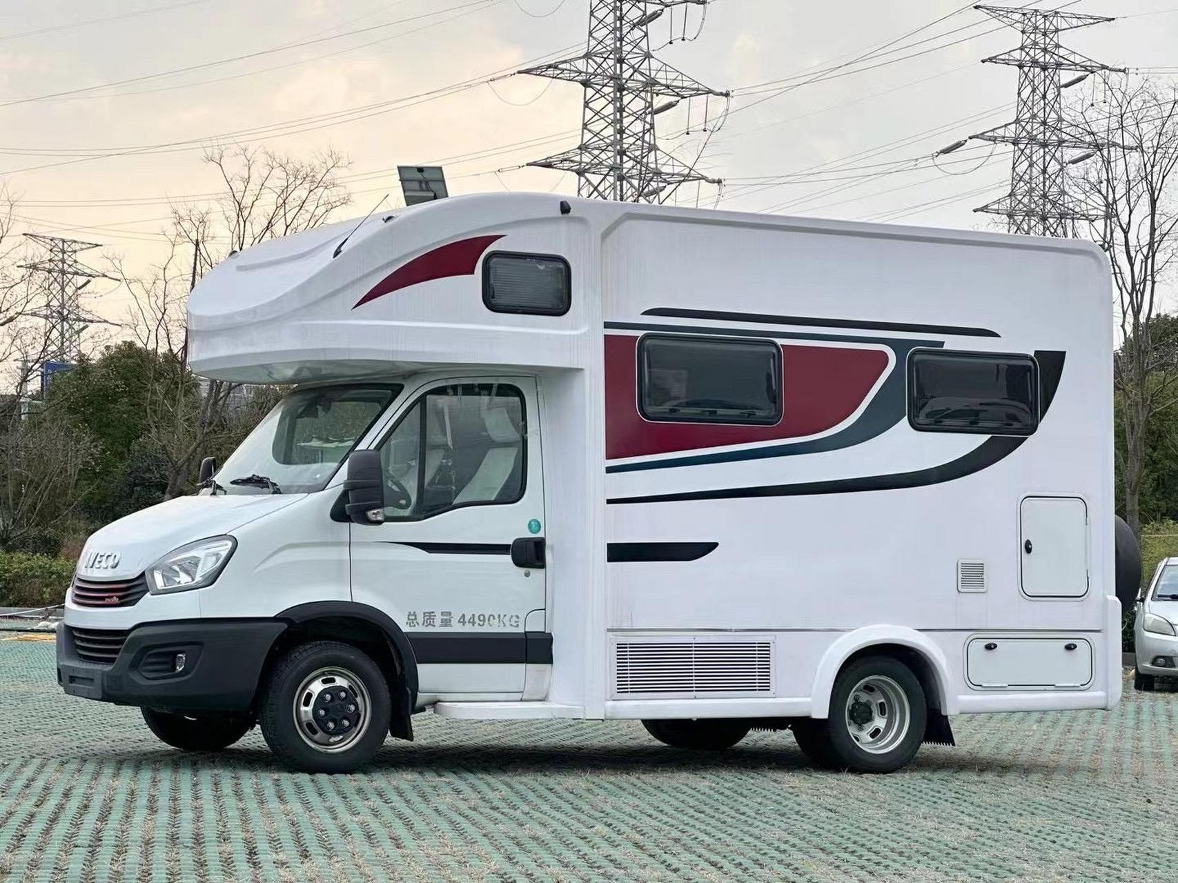 最新到店:依维柯欧胜c型房车,新车未上牌,行驶1万公里,3.