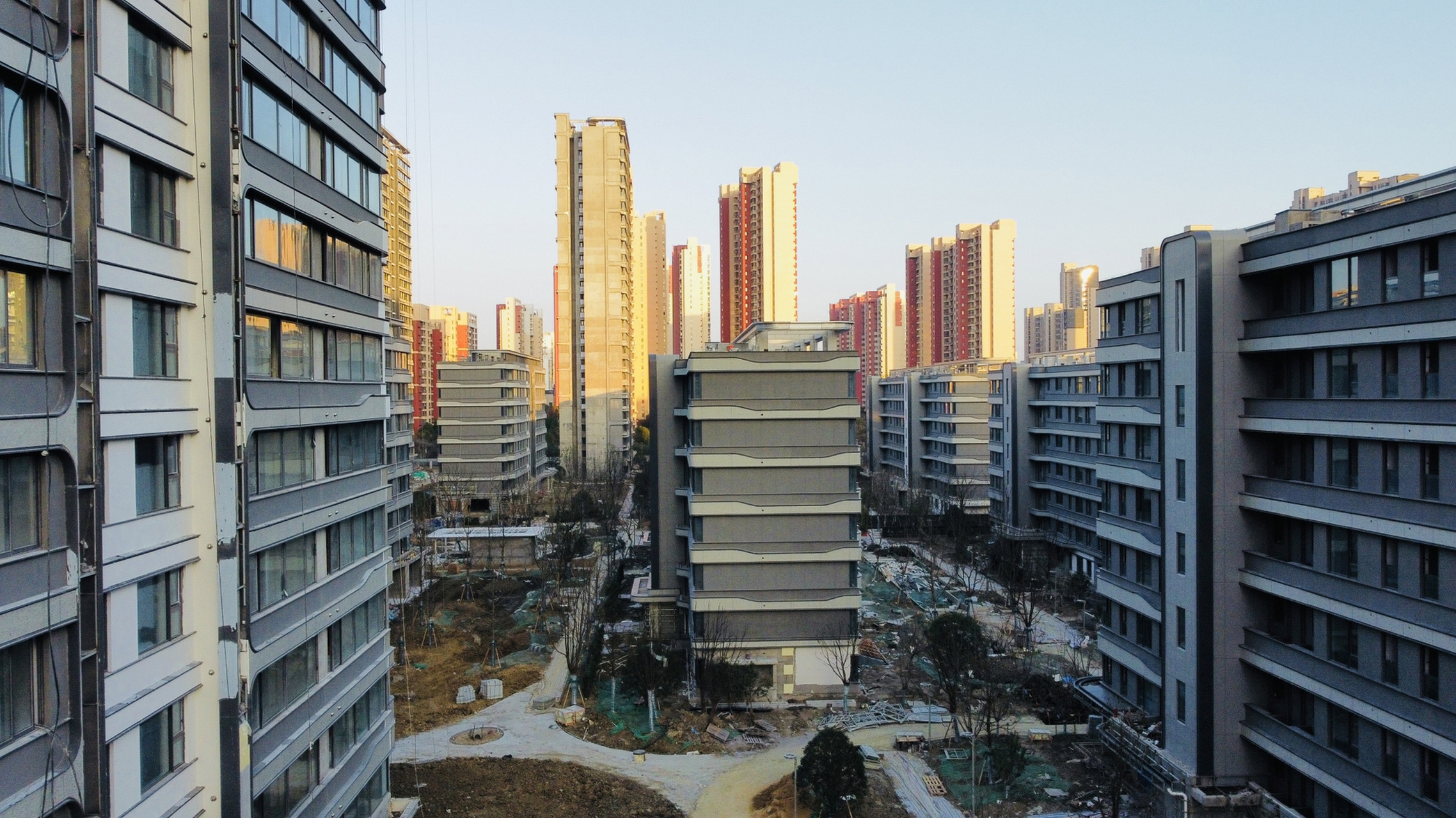 苏州奥体旭辉林溪雅苑 林溪雅苑的外立面还是不错的,楼间距也合适