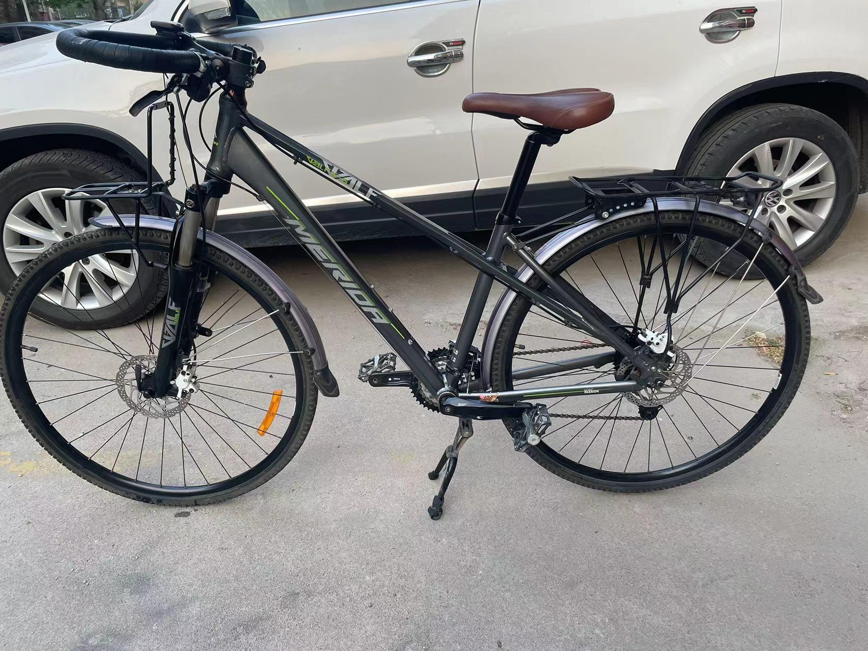 美利达野狼5旅行车,27速禧玛诺变速,油压碟刹,铝合金车架,700c轮组