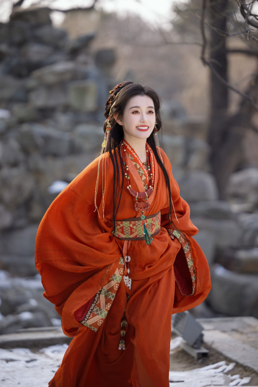 蒋依依红衣古风大片