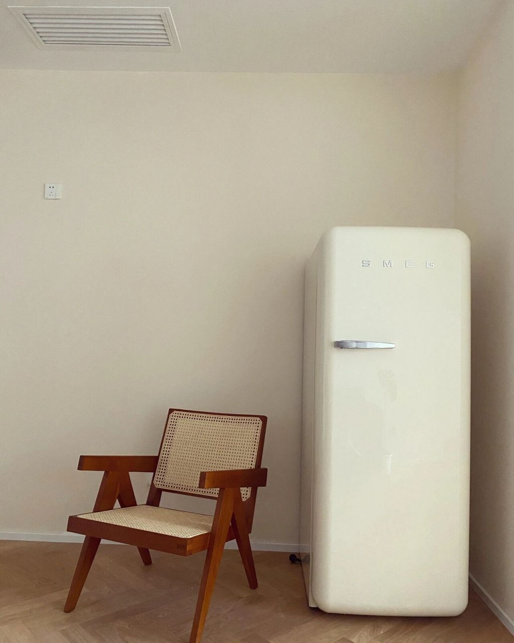 立邦漆荷兰乳酪 很美放心冲91 荷兰乳酪是一个自带滤镜的颜色 高级