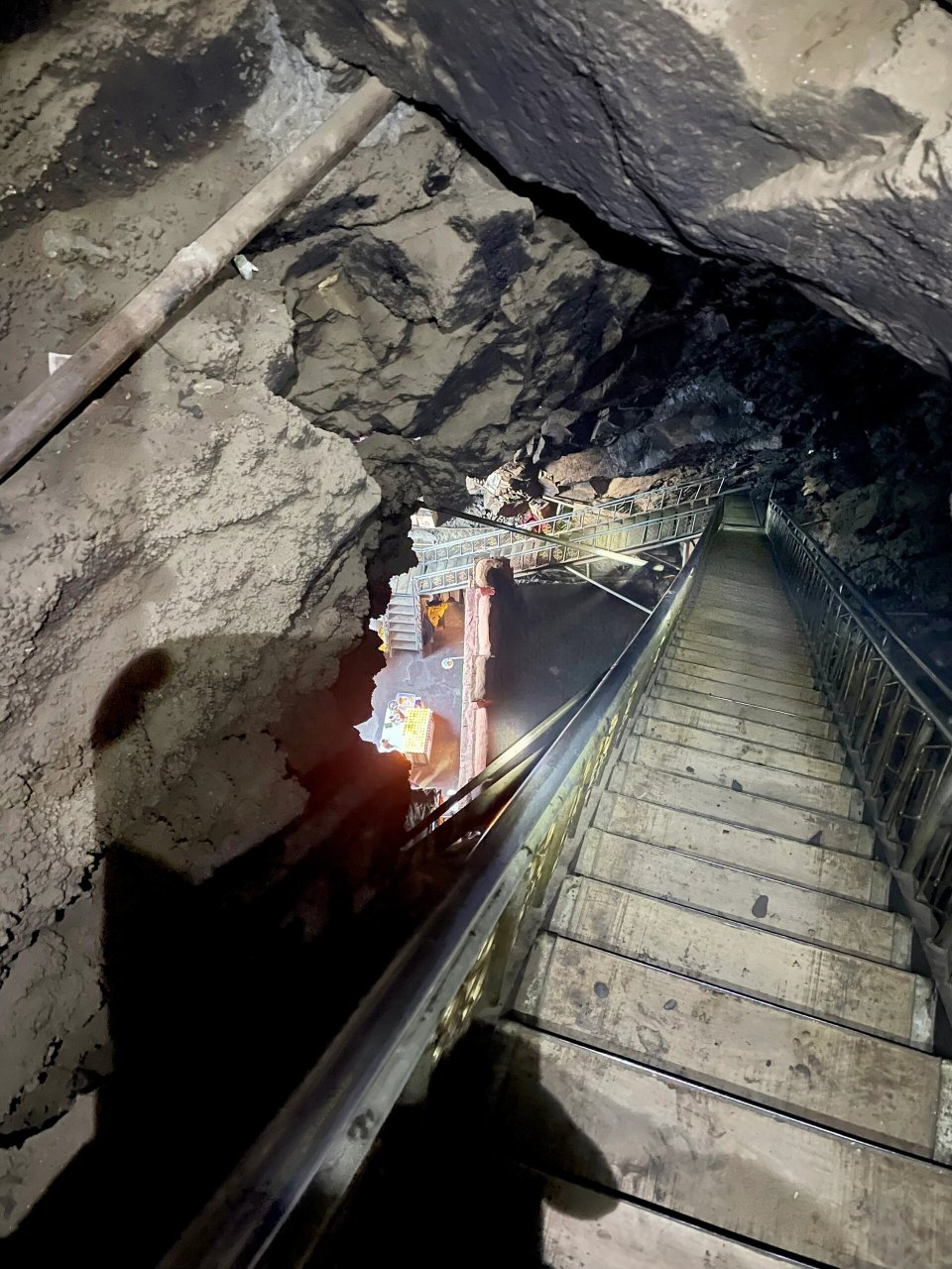 扎央宗溶洞|西藏山南 扎央宗溶洞 位于位于西藏山南地区扎朗县阿扎乡