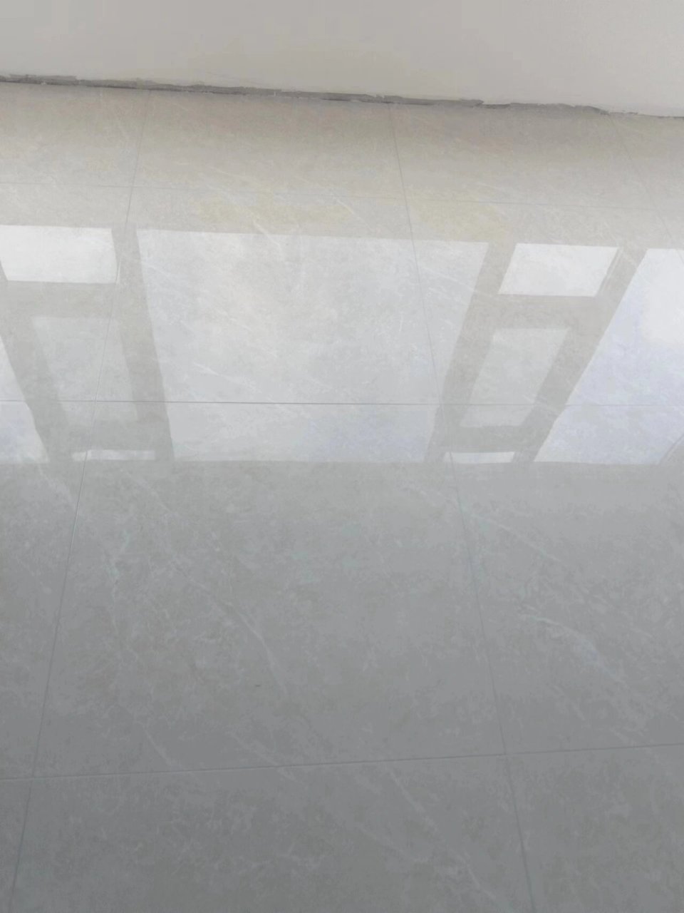 马可波罗爱马仕灰美缝 用的雨虹摩卡灰,美缝颜色略显深,建议后面的