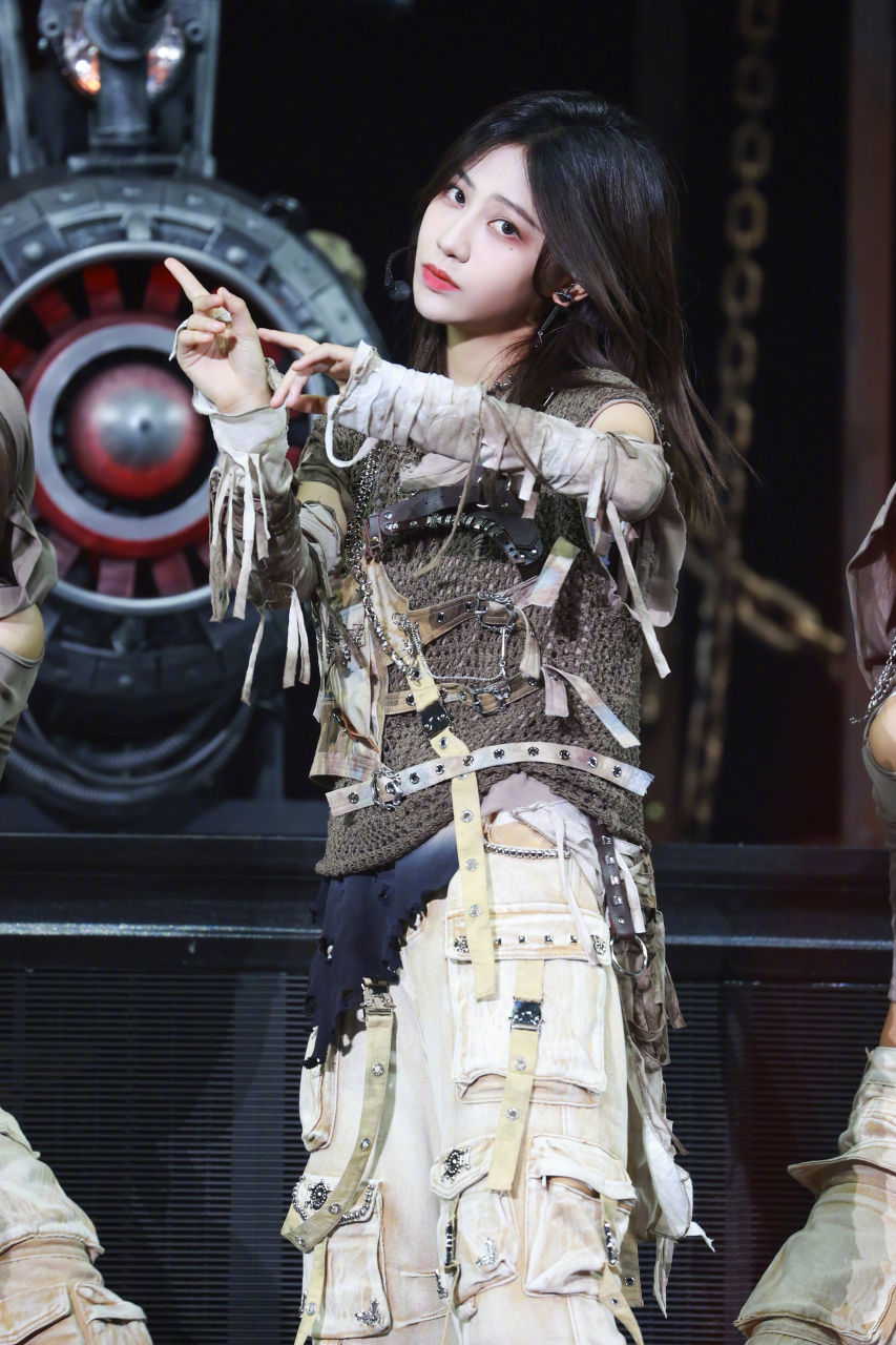 袁一琦还是帅得太全面了# 2024"新的序章" #snh48group年度青春盛典