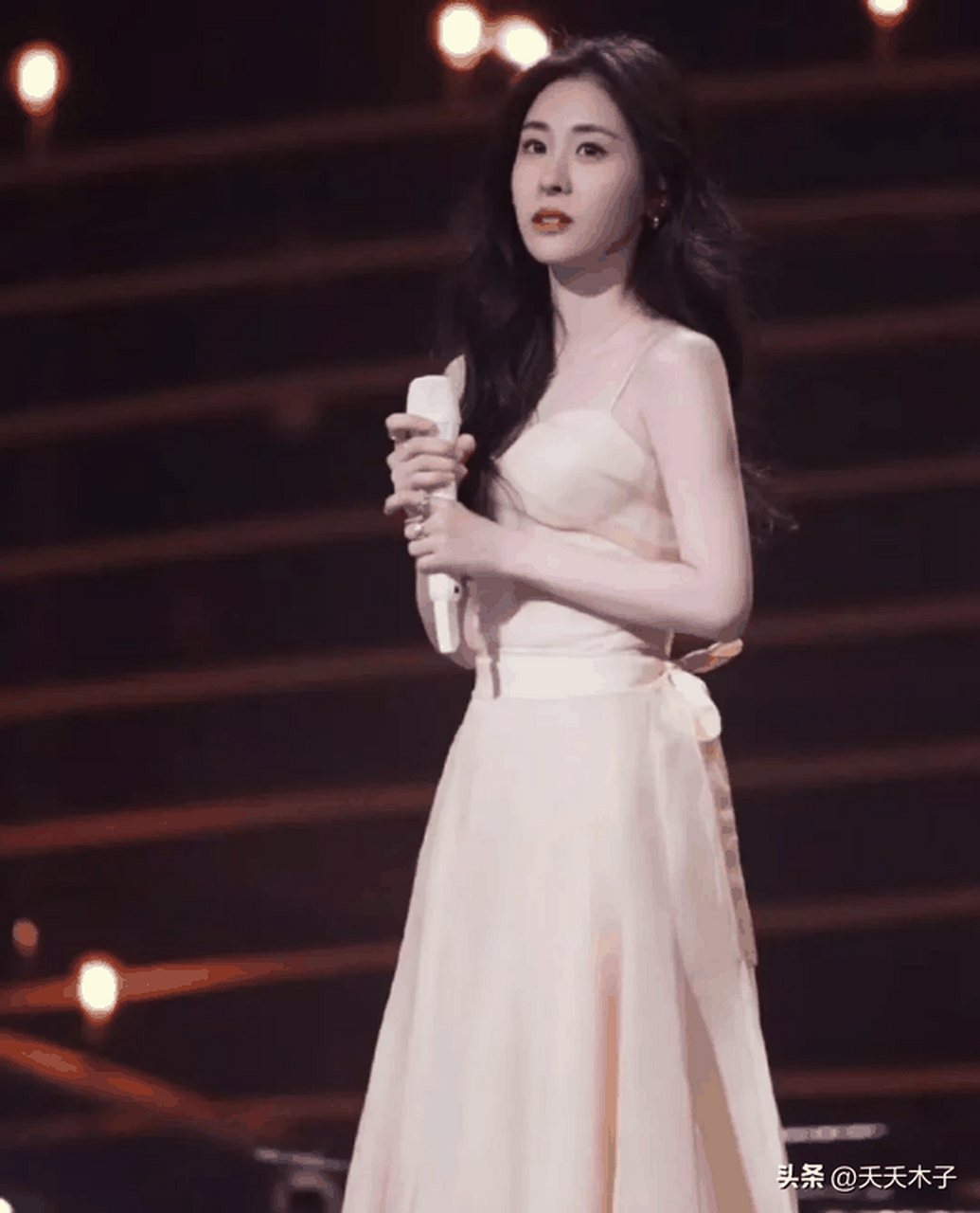 《中国好声音》的冠军,第一季是梁博,第二季是李琦,第三季由张碧晨