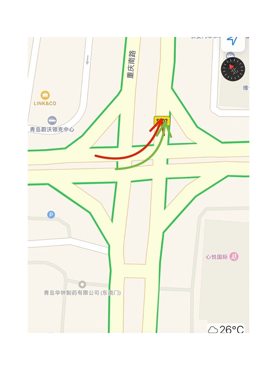左拐弯被外侧超车刮蹭,谁的责任? 图片红色是我,绿色是对方车辆.