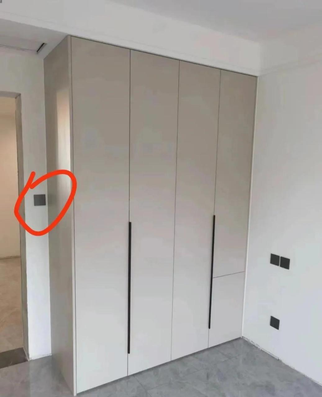 166可以将衣柜侧面设计成开放格,中间位置放开关