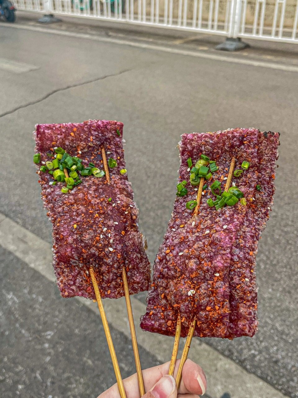 昆明探店|紫薯苕皮糯叽叽太绝了00都去吃7515 发现一家紫薯苕皮