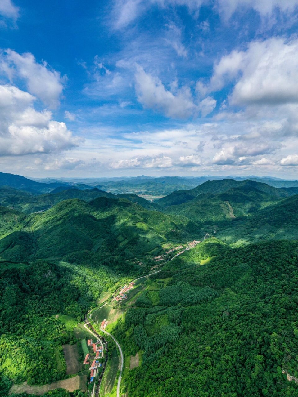 山峦起伏的丹东宽甸青山沟9015国家级15风景区 青山沟国家级