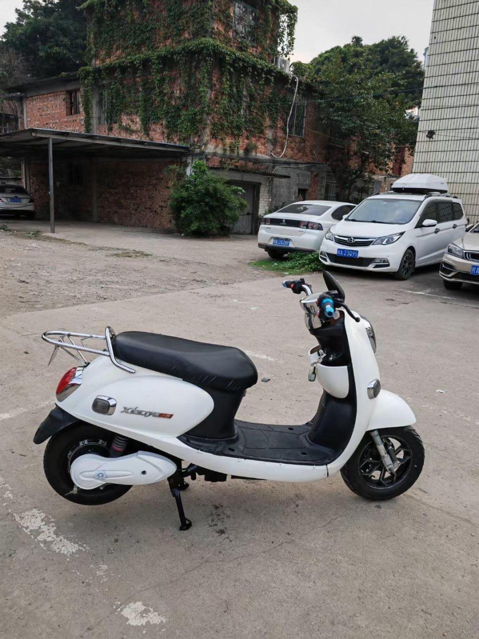 小野电动车,60伏,小绿牌,手续齐全,车容新保养好,有意者私聊!