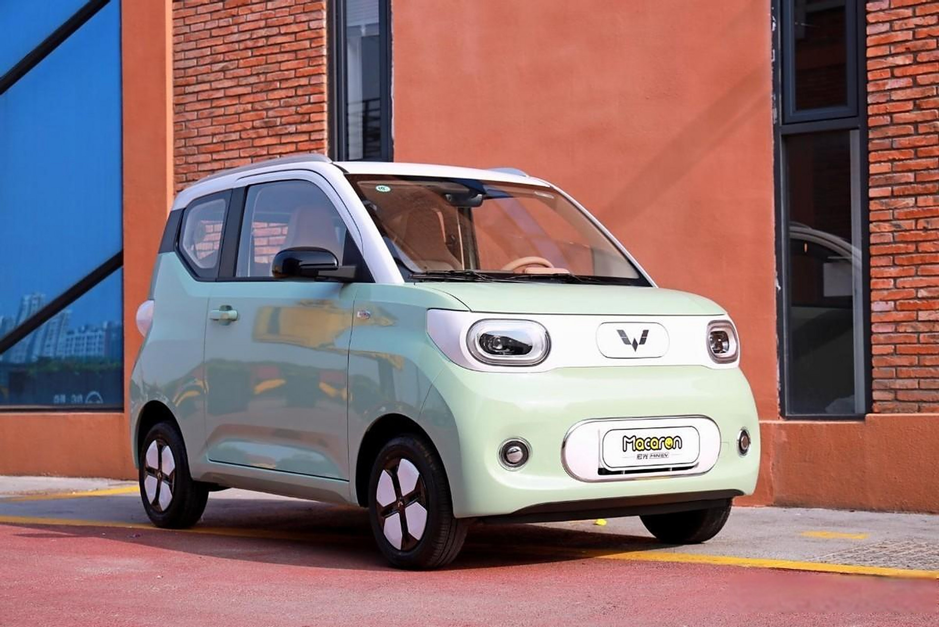 宏光miniev第三代马卡龙已经于11月14日正式上市了,这款车很受消氛哌