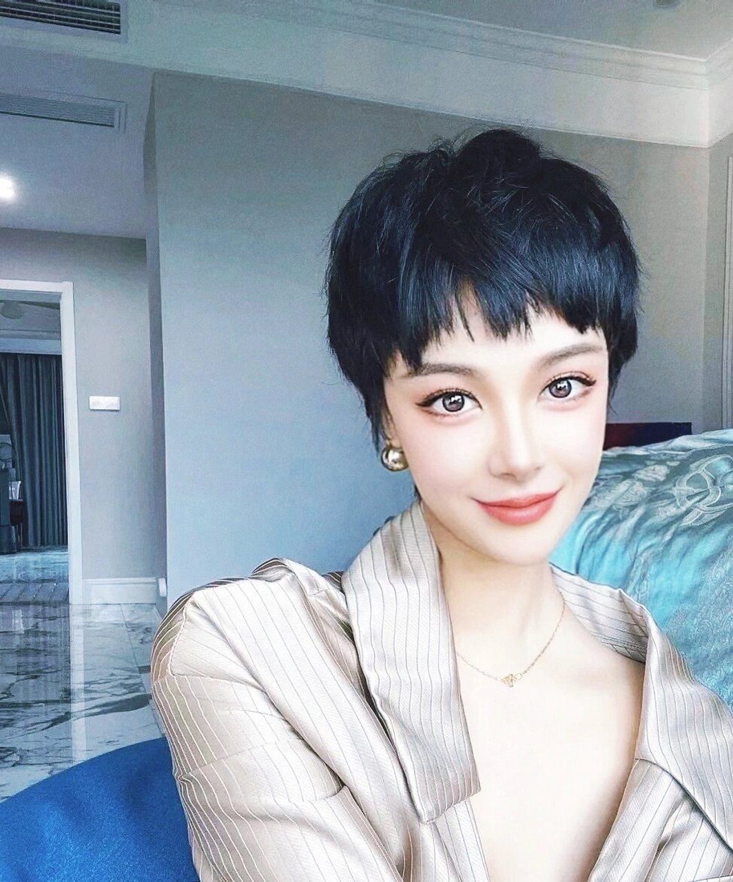 精致短发 精致短发 超短发 女士超短发精致设计 高级感提现 自然吹干