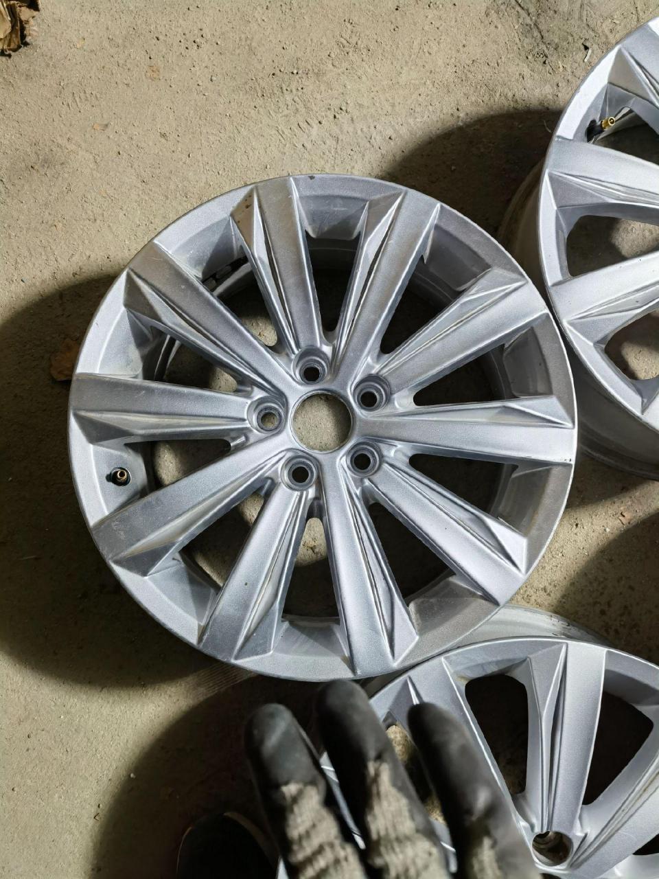 宝来原车原装拆车16寸轮毂,5x100孔距