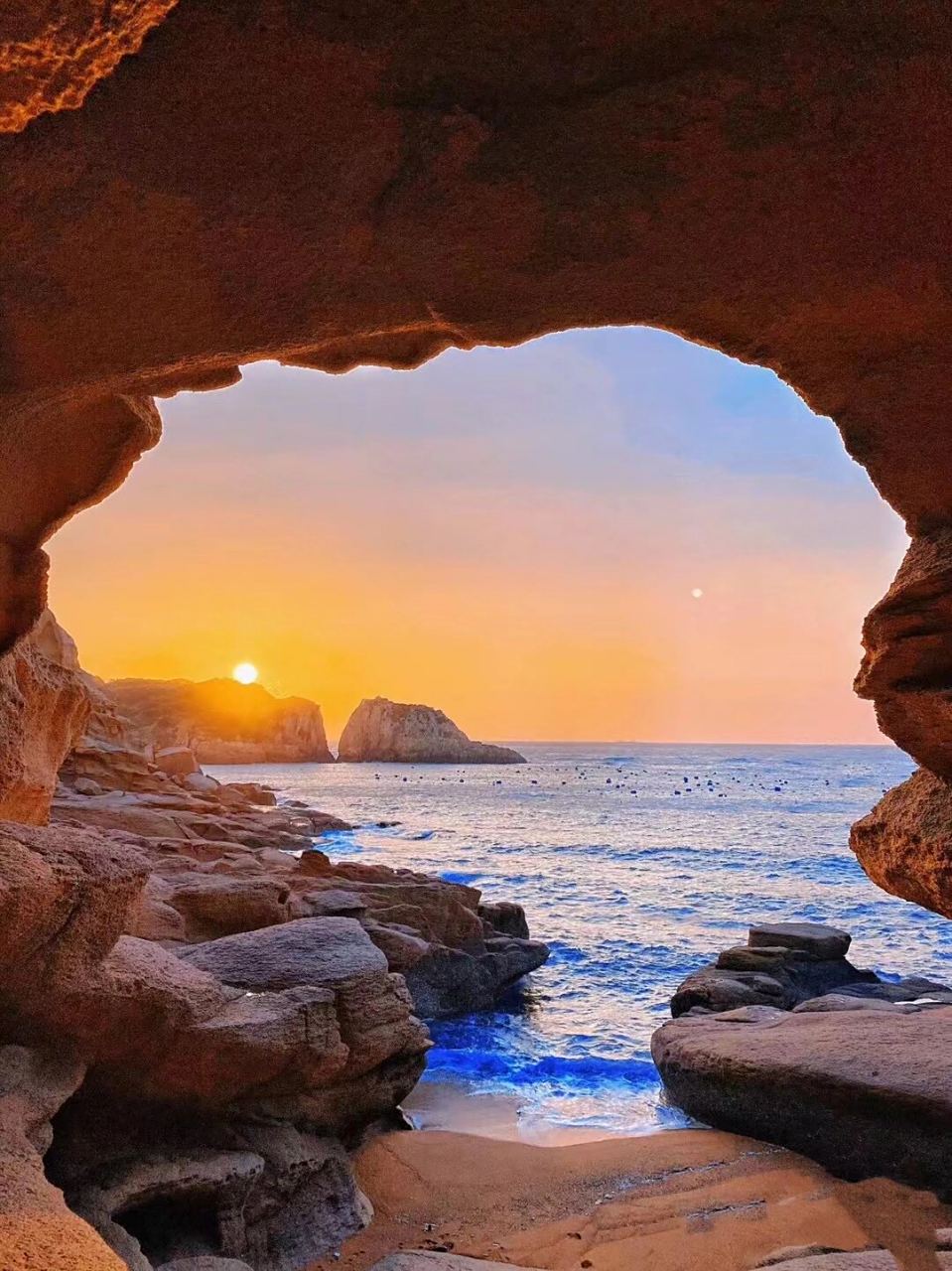 霞浦下尾岛海蚀洞一年最佳拍摄季节 海蚀洞它迎来了拍摄最佳时间季节