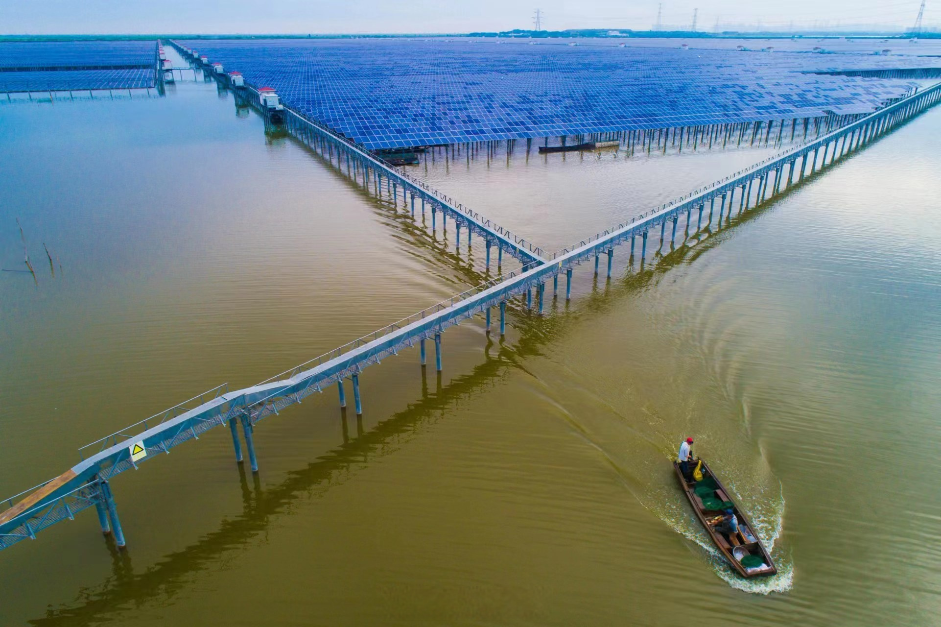 一组镜头带你领略慈溪周巷水库太阳能电站!