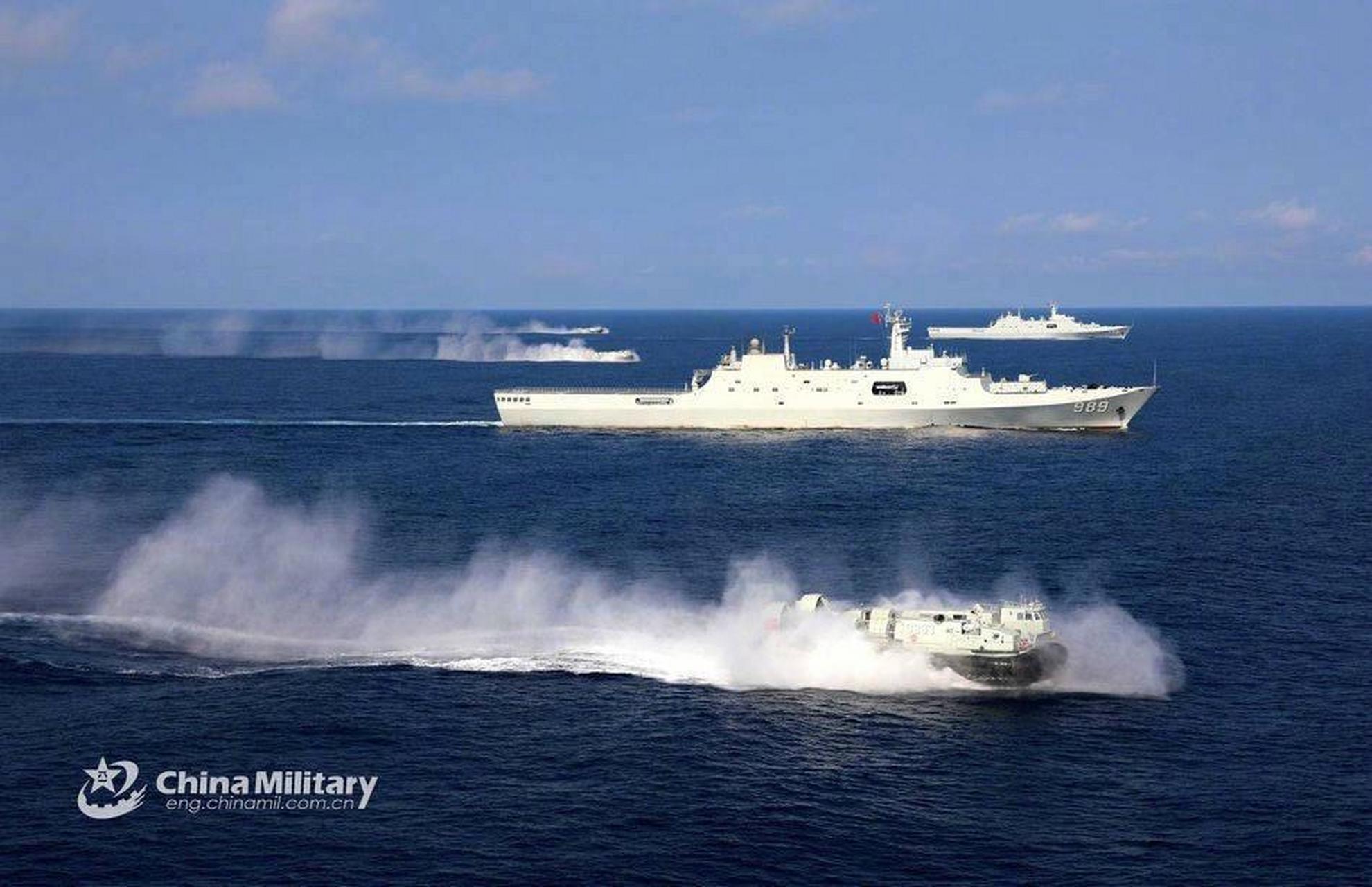 726型气垫登陆艇是我国自行研制的新型中型气垫船,外号"野马".