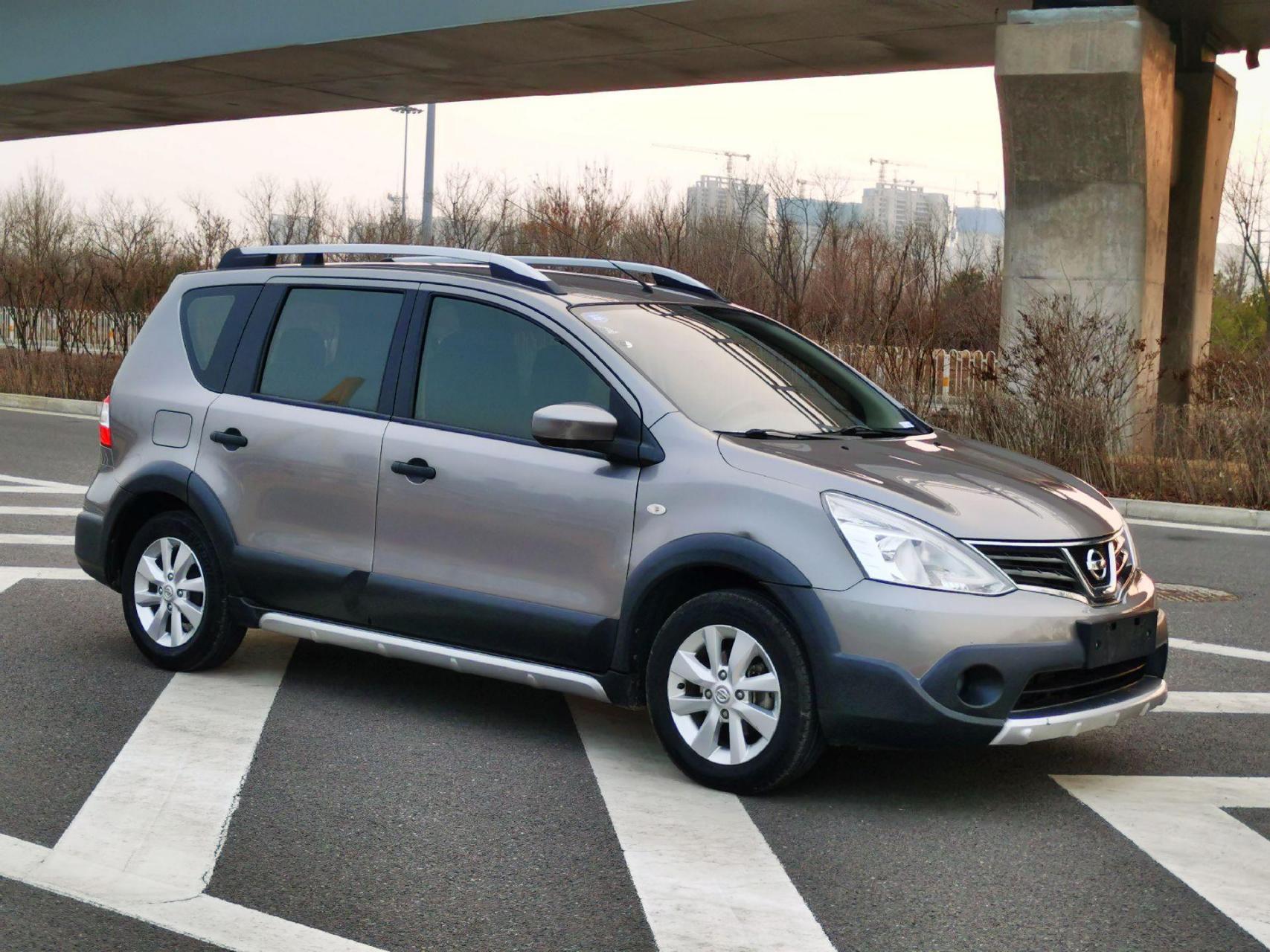 新到2015年尼桑骊威!正宗日系旅行车,超级大的内饰空间,省油,动力大!