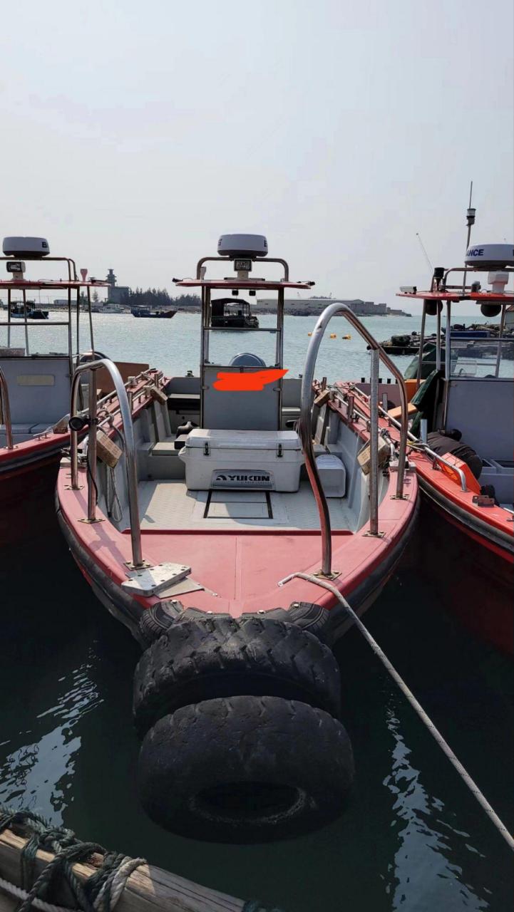 快艇 玻璃钢船长9.6米宽2.