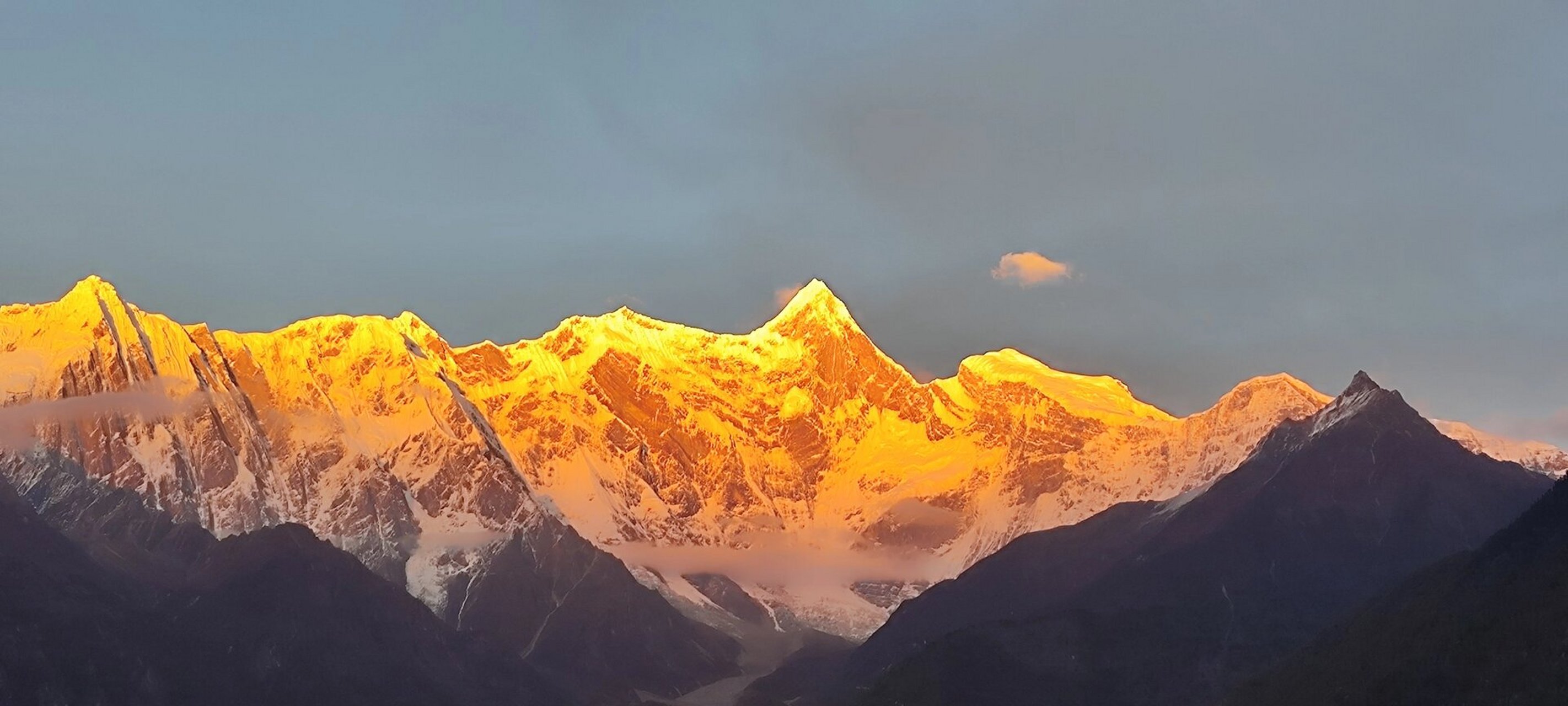 南迦巴瓦峰 日照金山 据说一年大约只有三十次,我也看见了海拔7782