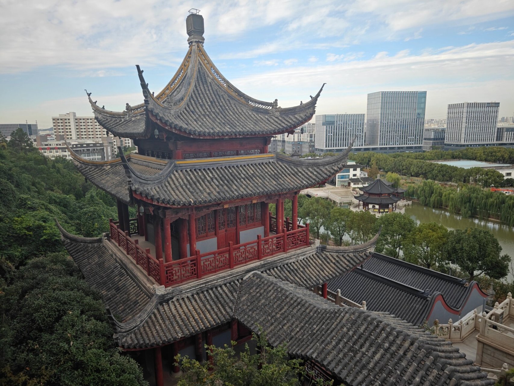 苏州小众景点 白鹤寺 依山而建 基本没有什么游客 很清幽的地方 上面