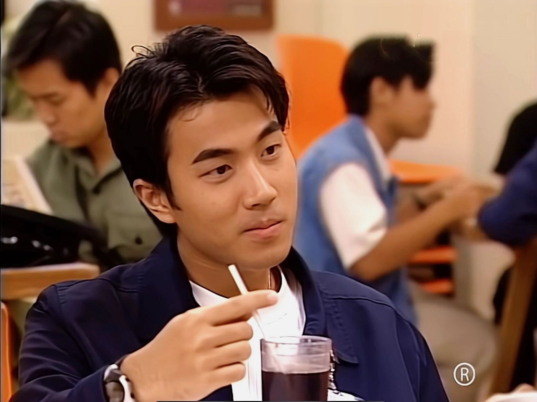 考古嫩出水的鉴证实录的刘恺威    刘恺威那时候也没有很丑啊,现在更