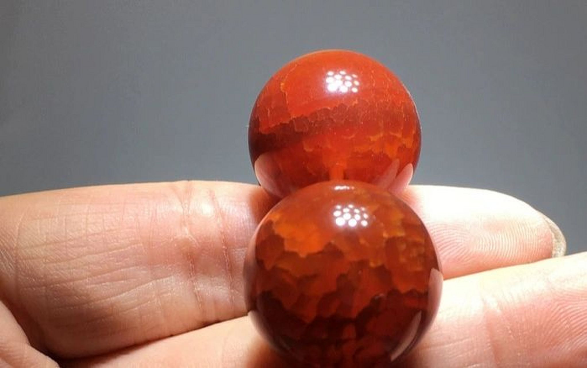 今天无聊说说龙鳞凤血 龙鳞凤血玛瑙是属于巴西玛瑙,之所以叫做龙 鳞